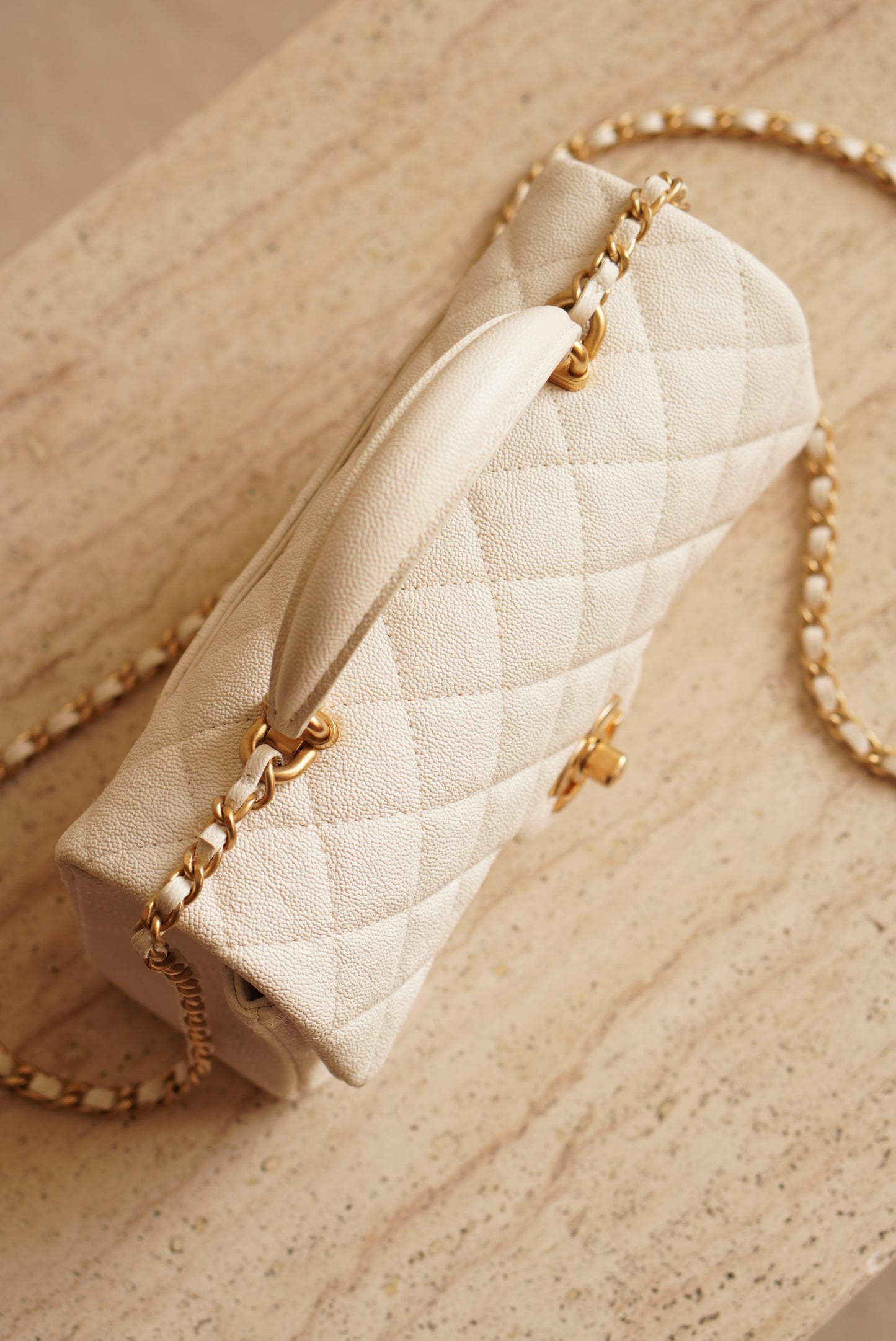 CHANEL 21S MINI RECTANGULAR TOP HANDLE | WHITE