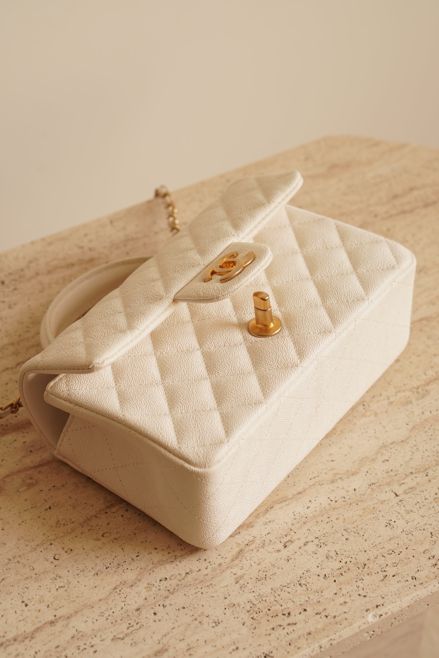 CHANEL 21S MINI RECTANGULAR TOP HANDLE | WHITE