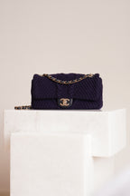 CHANEL 18A PARIS-HAMBURG CABLE KNIT SMALL SINGLE FLAP | NAVY