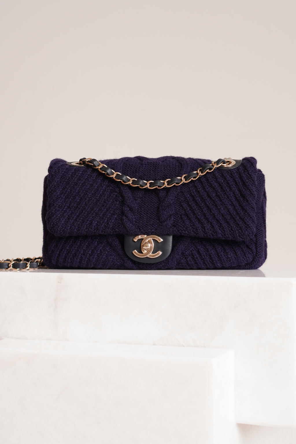 CHANEL 18A PARIS-HAMBURG CABLE KNIT SMALL SINGLE FLAP | NAVY