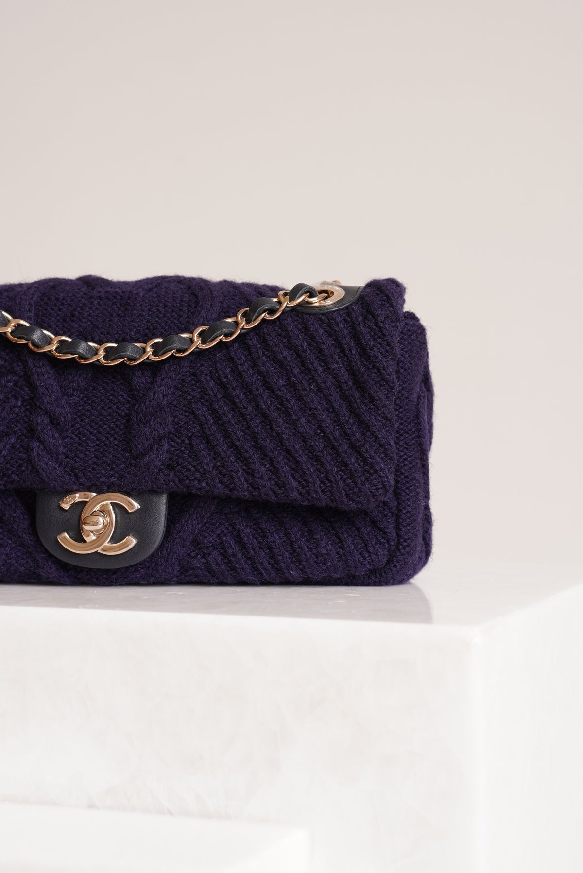 CHANEL 18A PARIS-HAMBURG CABLE KNIT SMALL SINGLE FLAP | NAVY