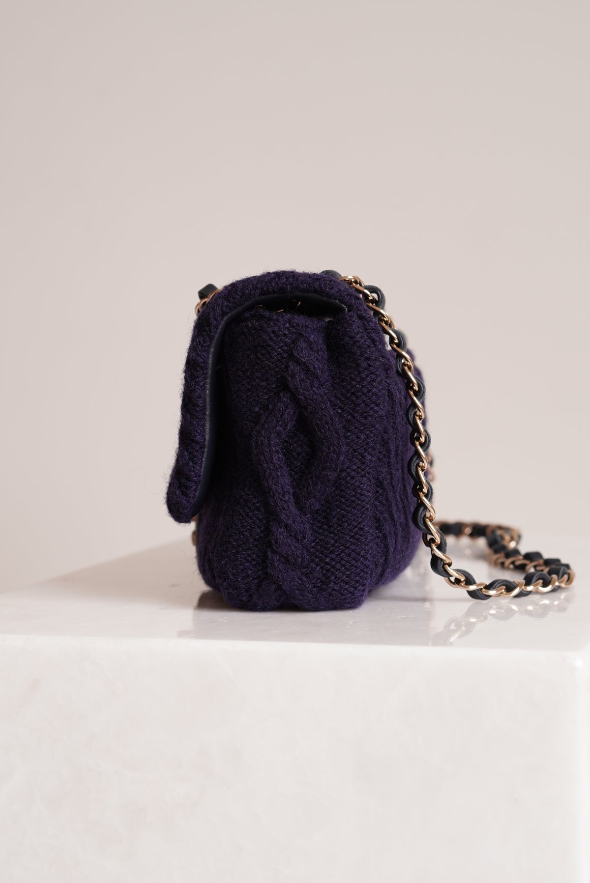 CHANEL 18A PARIS-HAMBURG CABLE KNIT SMALL SINGLE FLAP | NAVY