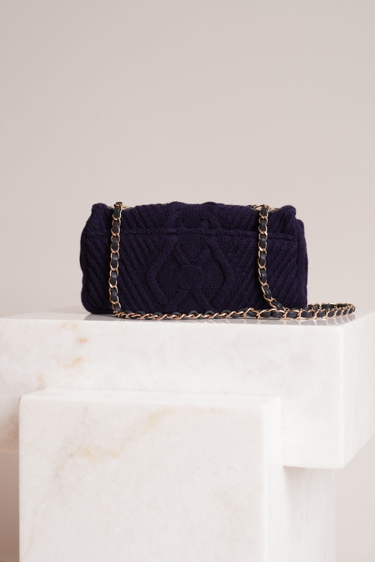 CHANEL 18A PARIS-HAMBURG CABLE KNIT SMALL SINGLE FLAP | NAVY