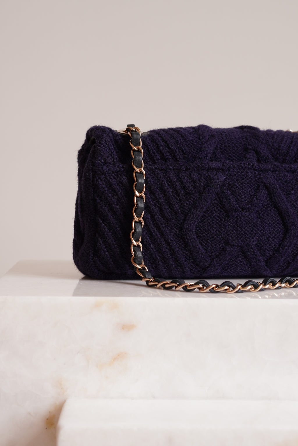 CHANEL 18A PARIS-HAMBURG CABLE KNIT SMALL SINGLE FLAP | NAVY