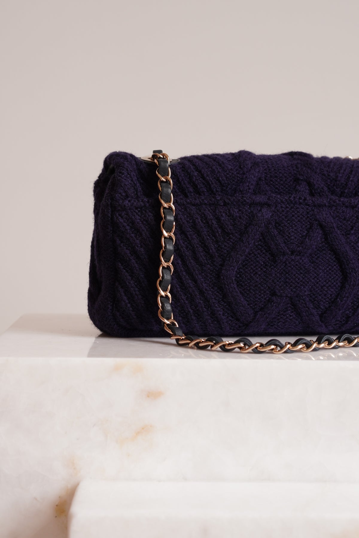 CHANEL 18A PARIS-HAMBURG CABLE KNIT SMALL SINGLE FLAP | NAVY