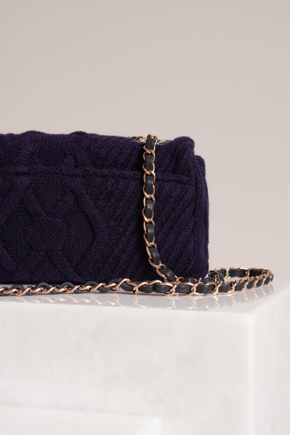 CHANEL 18A PARIS-HAMBURG CABLE KNIT SMALL SINGLE FLAP | NAVY