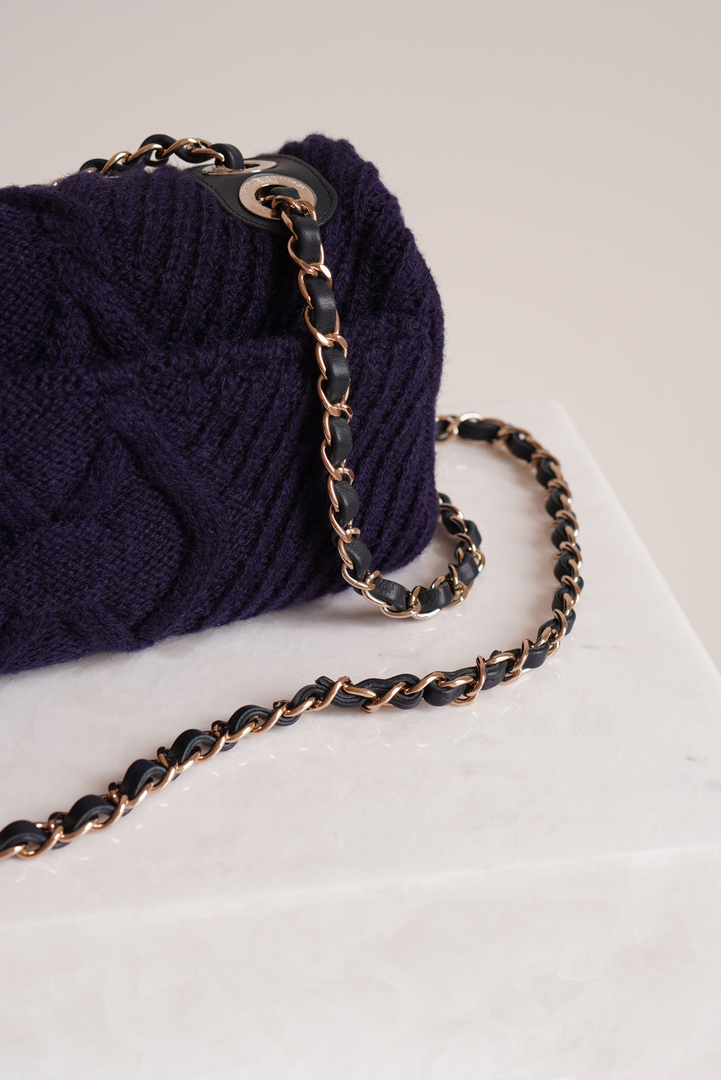 CHANEL 18A PARIS-HAMBURG CABLE KNIT SMALL SINGLE FLAP | NAVY