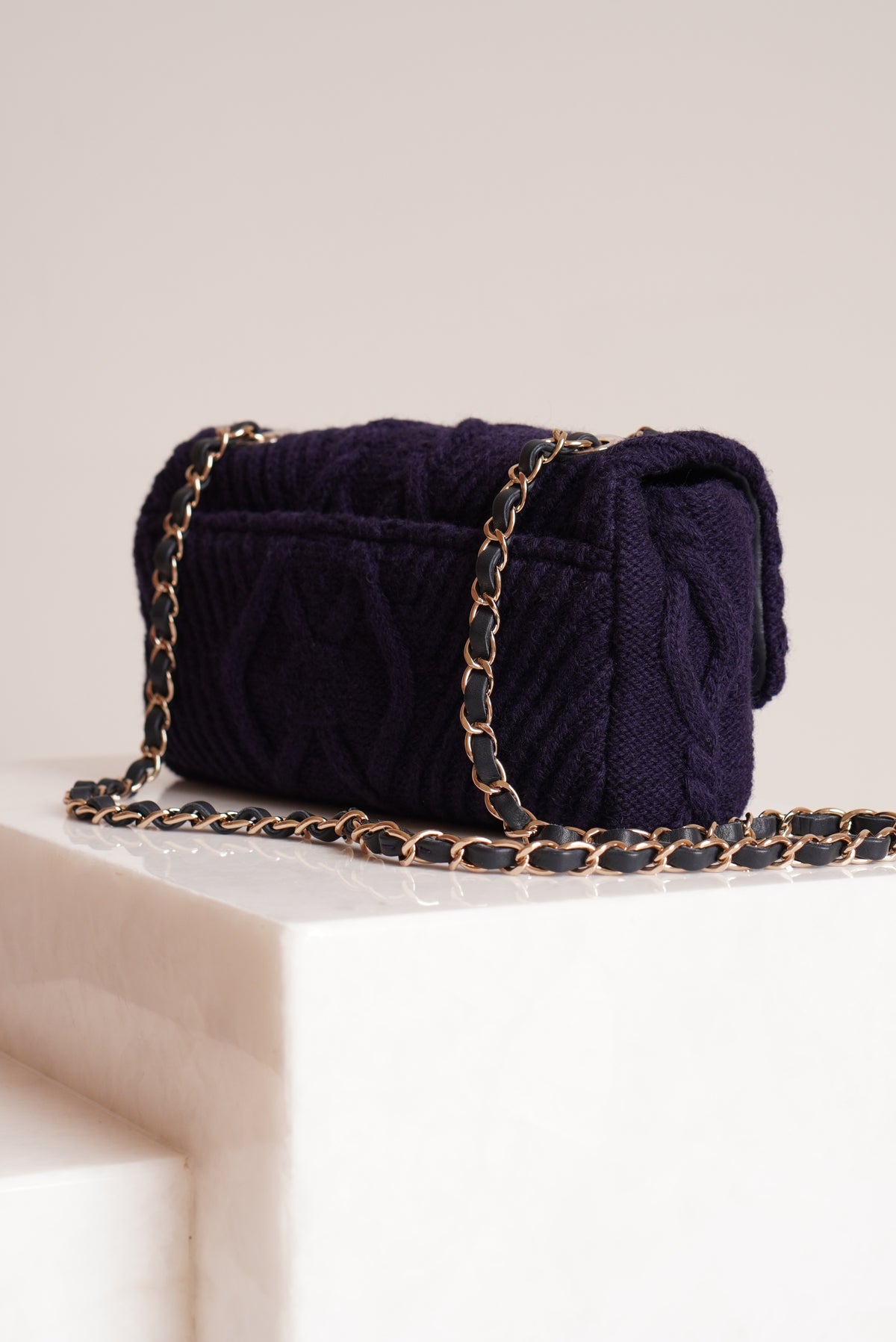 CHANEL 18A PARIS-HAMBURG CABLE KNIT SMALL SINGLE FLAP | NAVY