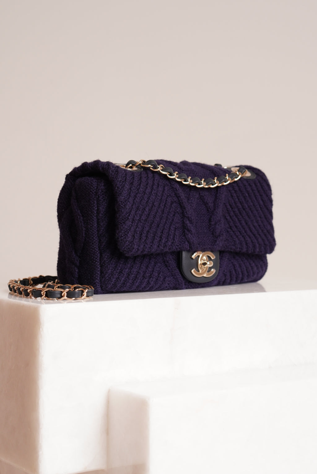 CHANEL 18A PARIS-HAMBURG CABLE KNIT SMALL SINGLE FLAP | NAVY
