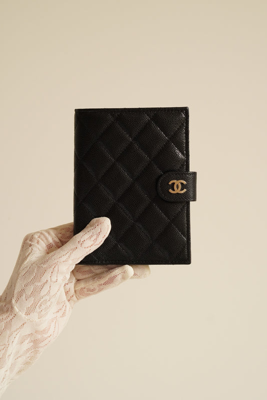 CHANEL 25S PASSPORT HOLDER | BLACK