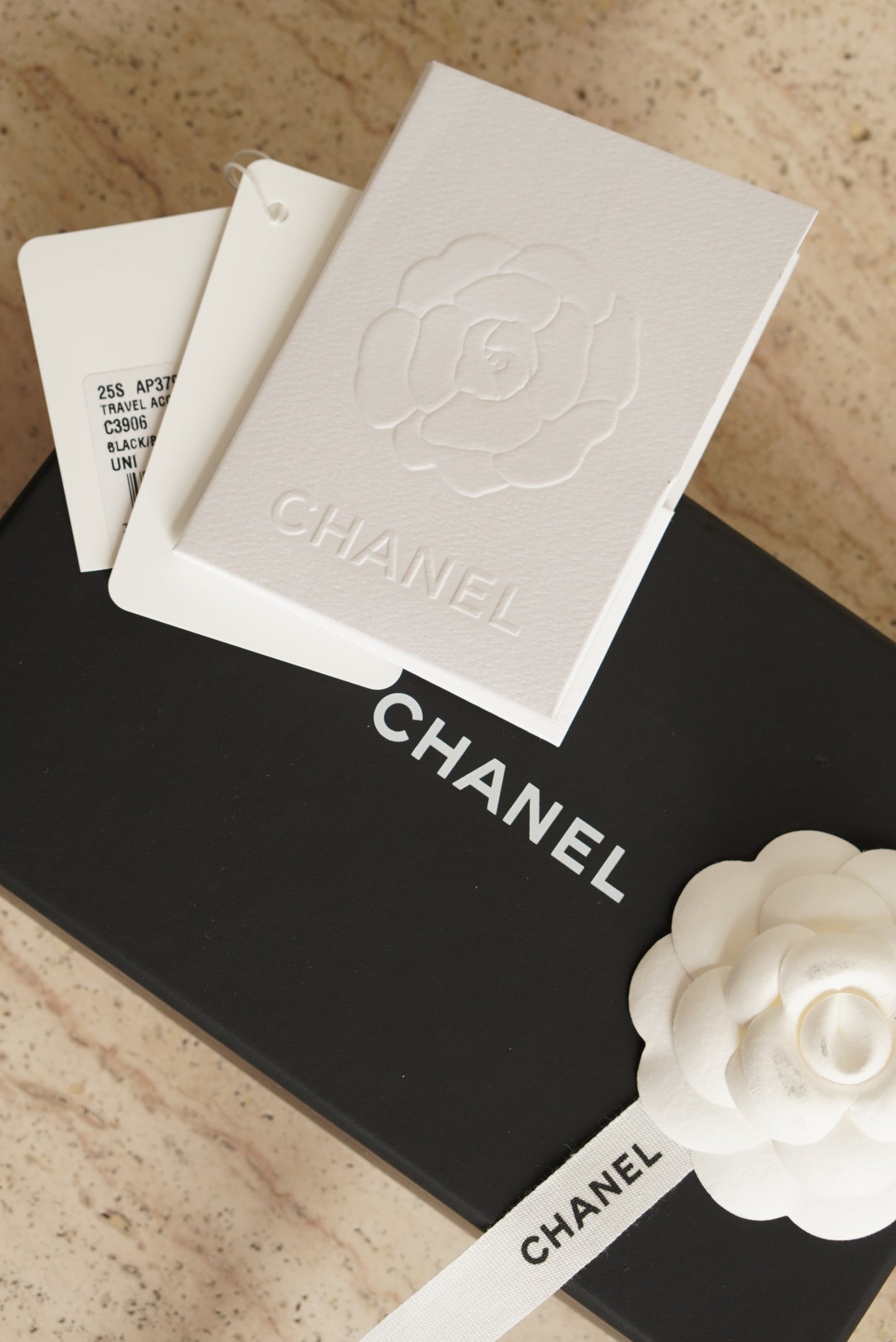 CHANEL 25S PASSPORT HOLDER | BLACK