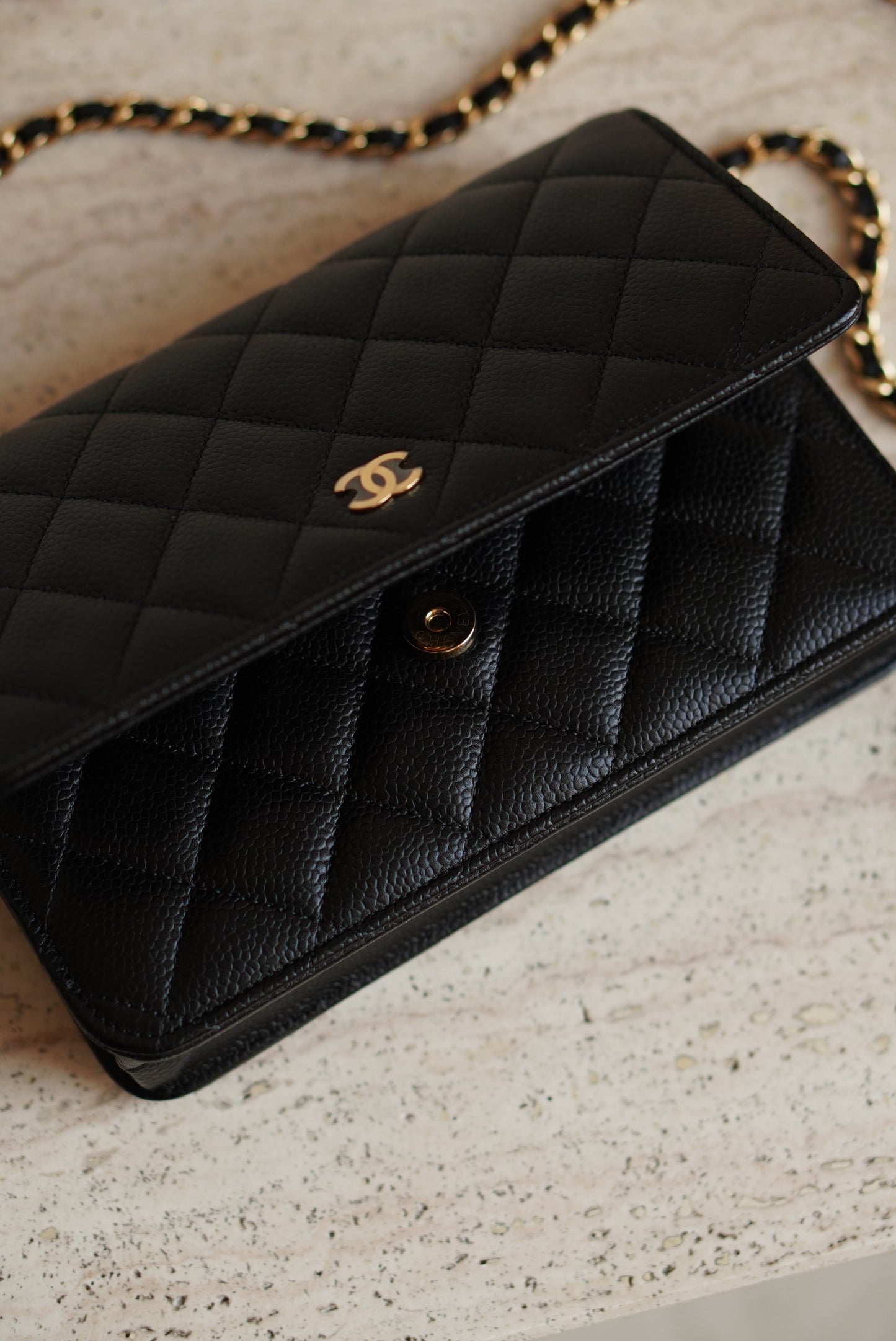 CHANEL WALLET ON CHAIN | BLACK