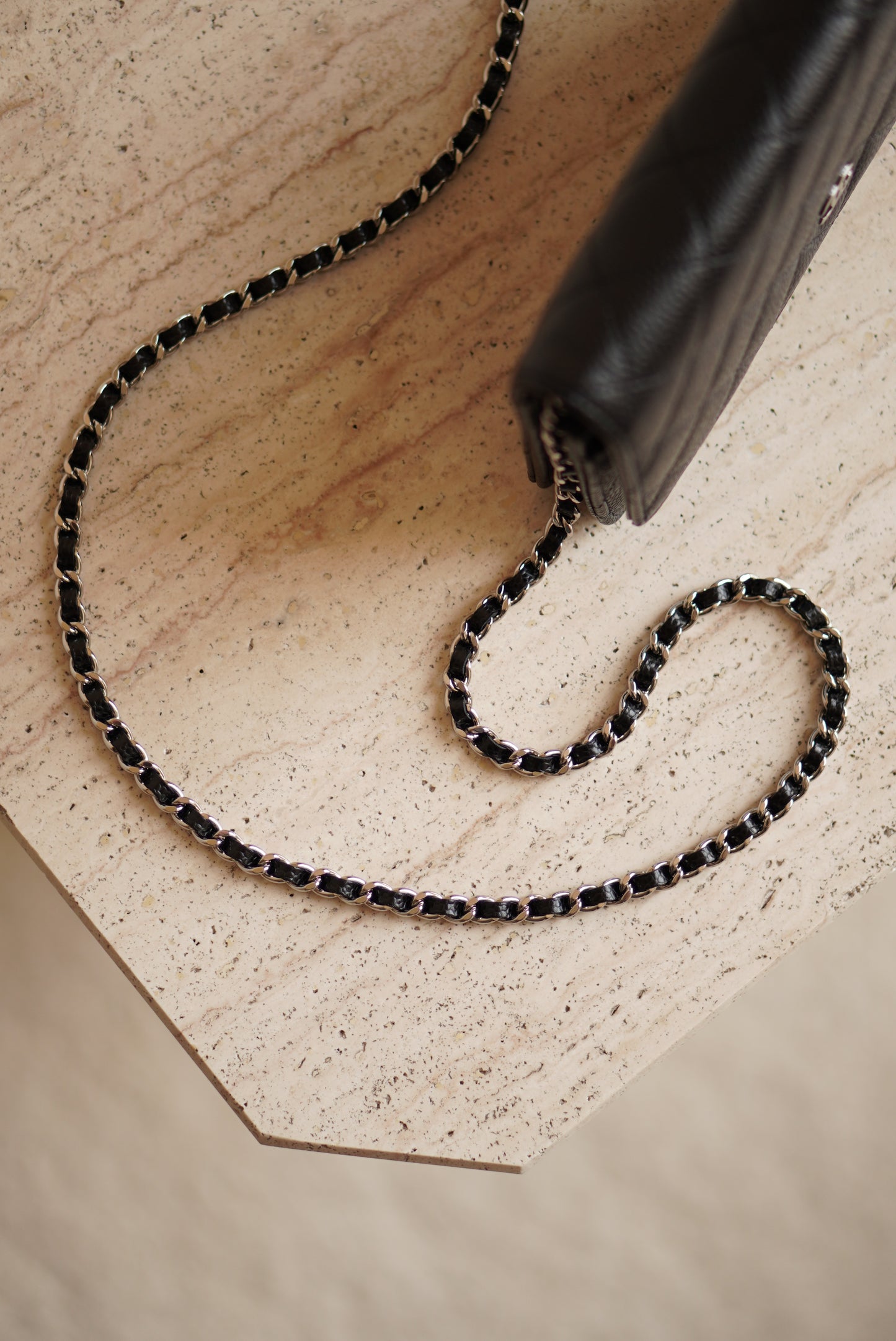 CHANEL WALLET ON CHAIN | BLACK