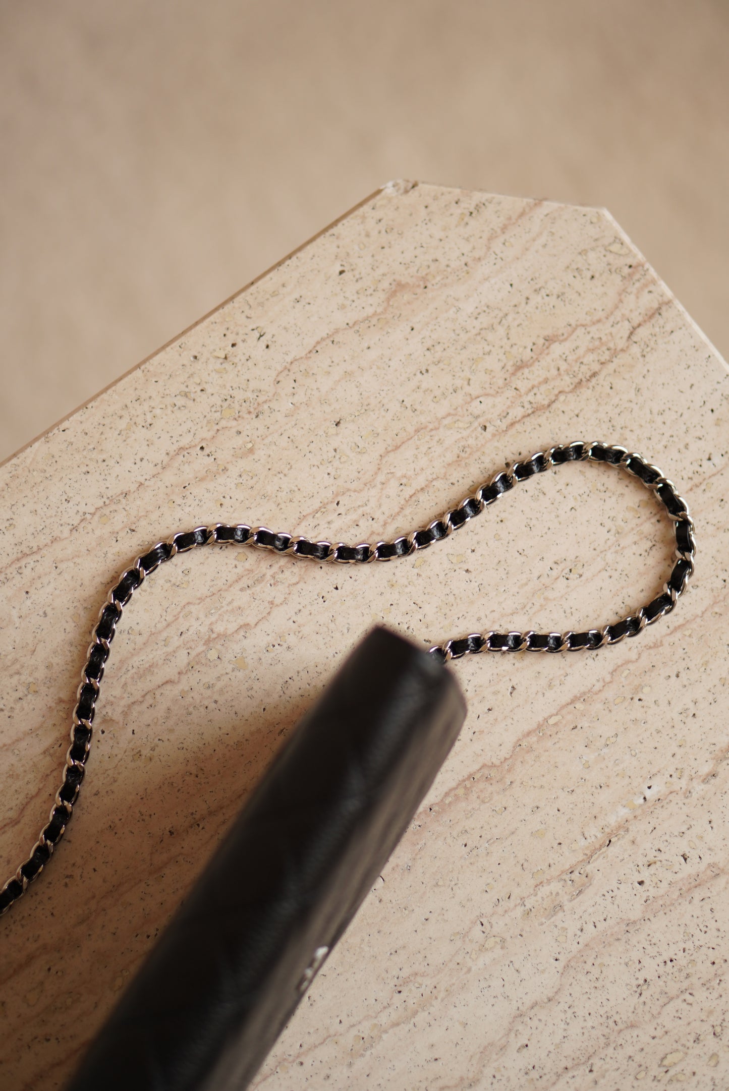 CHANEL WALLET ON CHAIN | BLACK