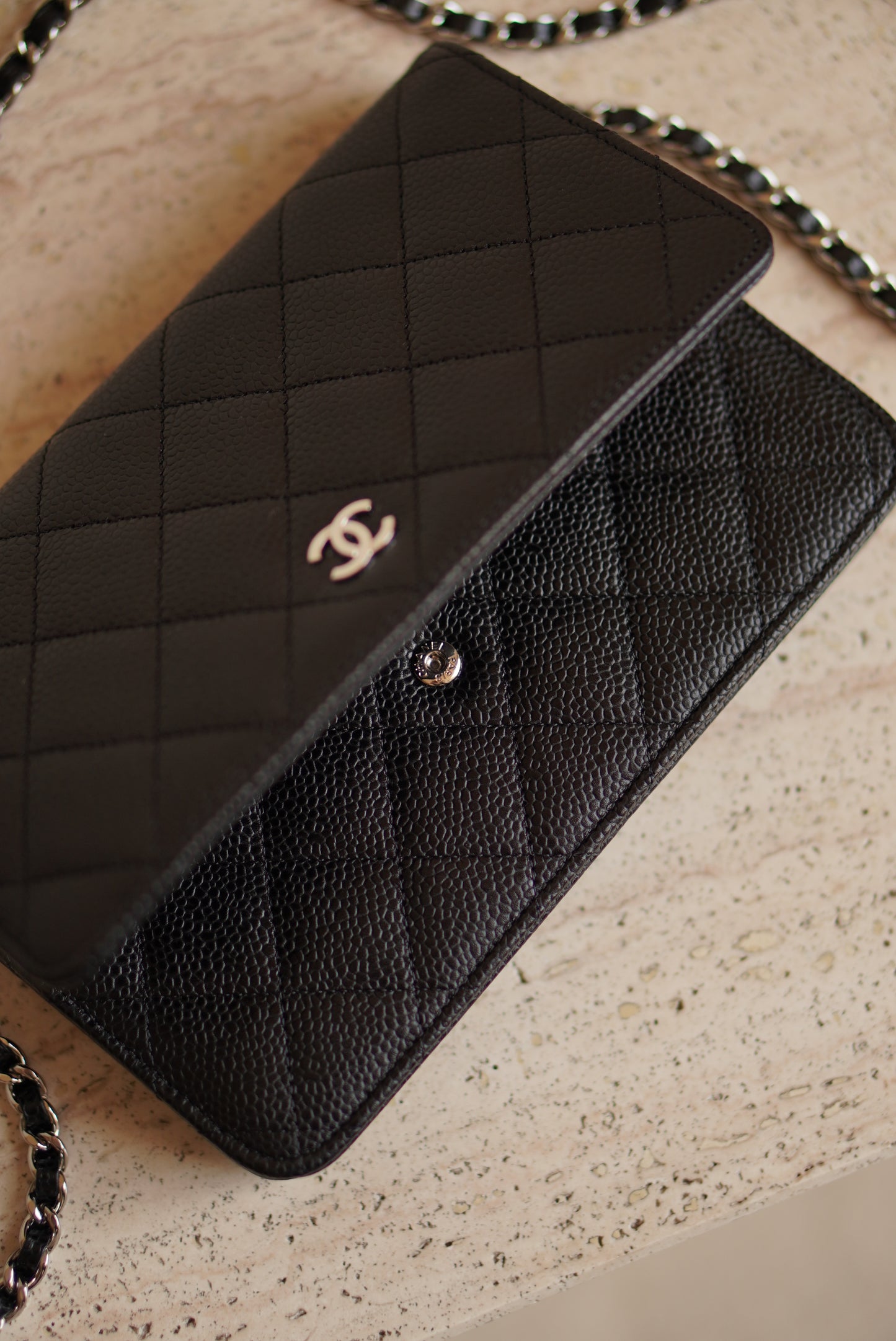 CHANEL WALLET ON CHAIN | BLACK