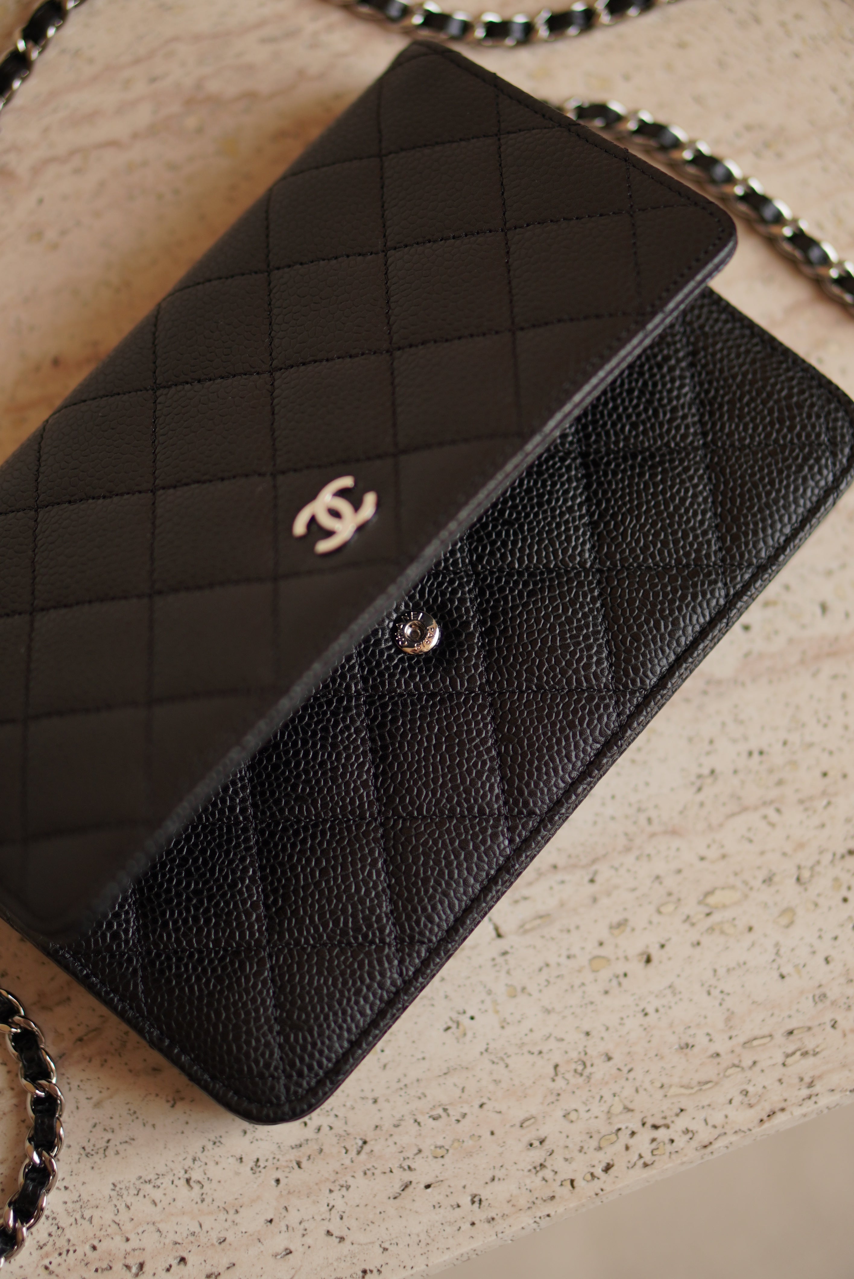 CHANEL WALLET ON CHAIN | BLACK