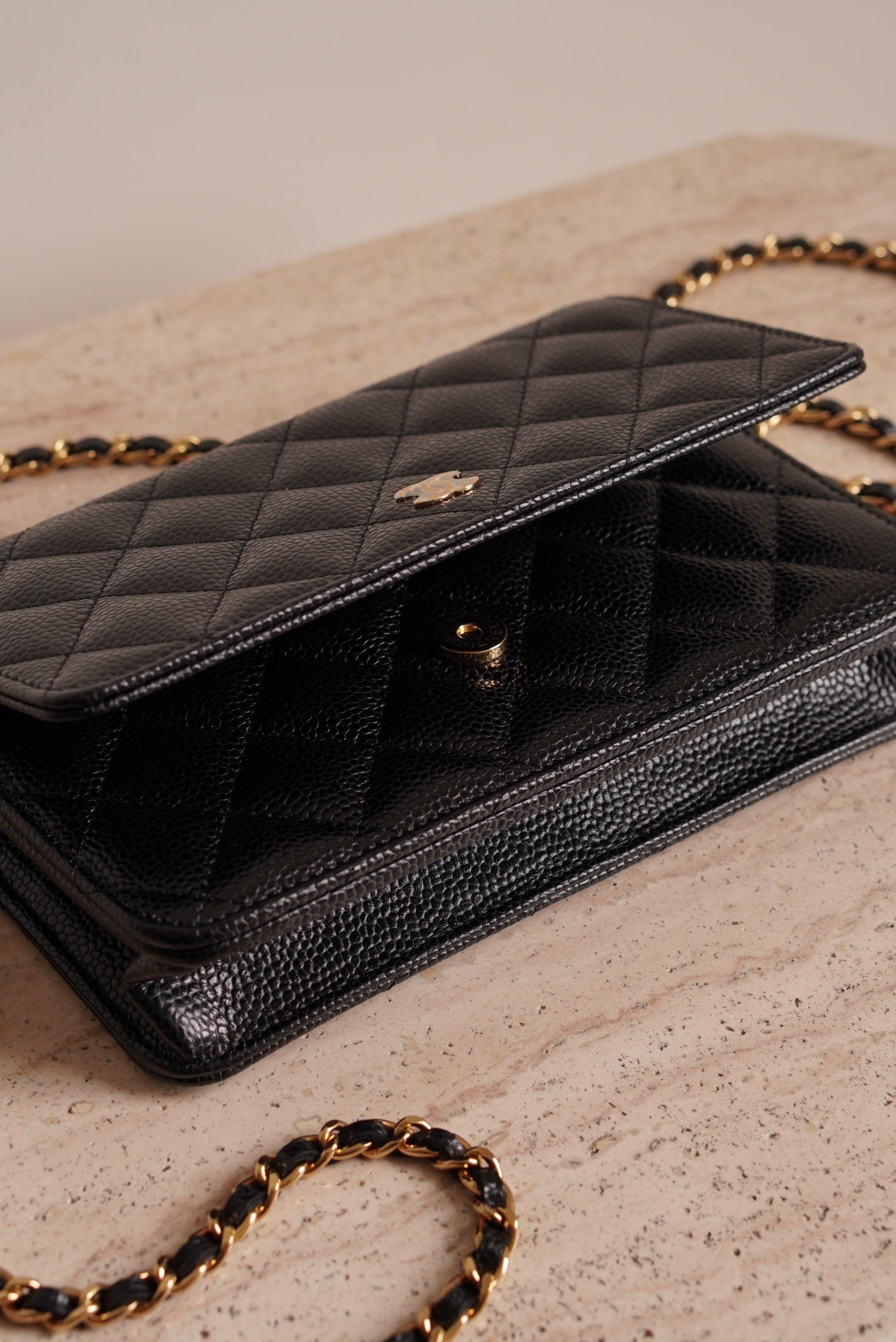 CHANEL WALLET ON CHAIN | BLACK