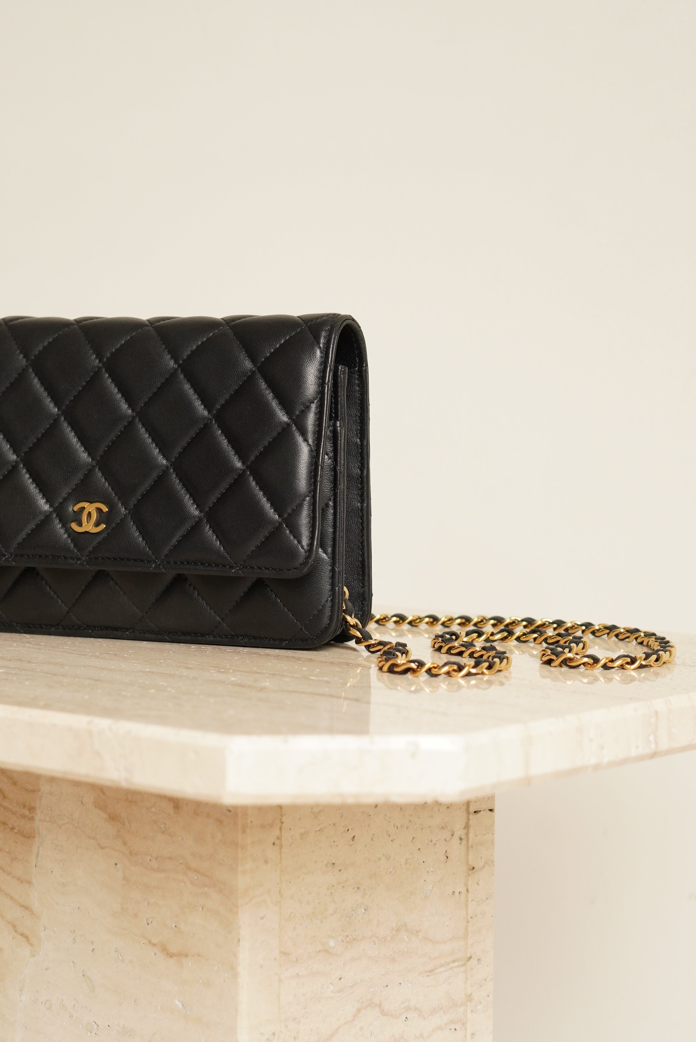 CHANEL WALLET ON CHAIN | BLACK