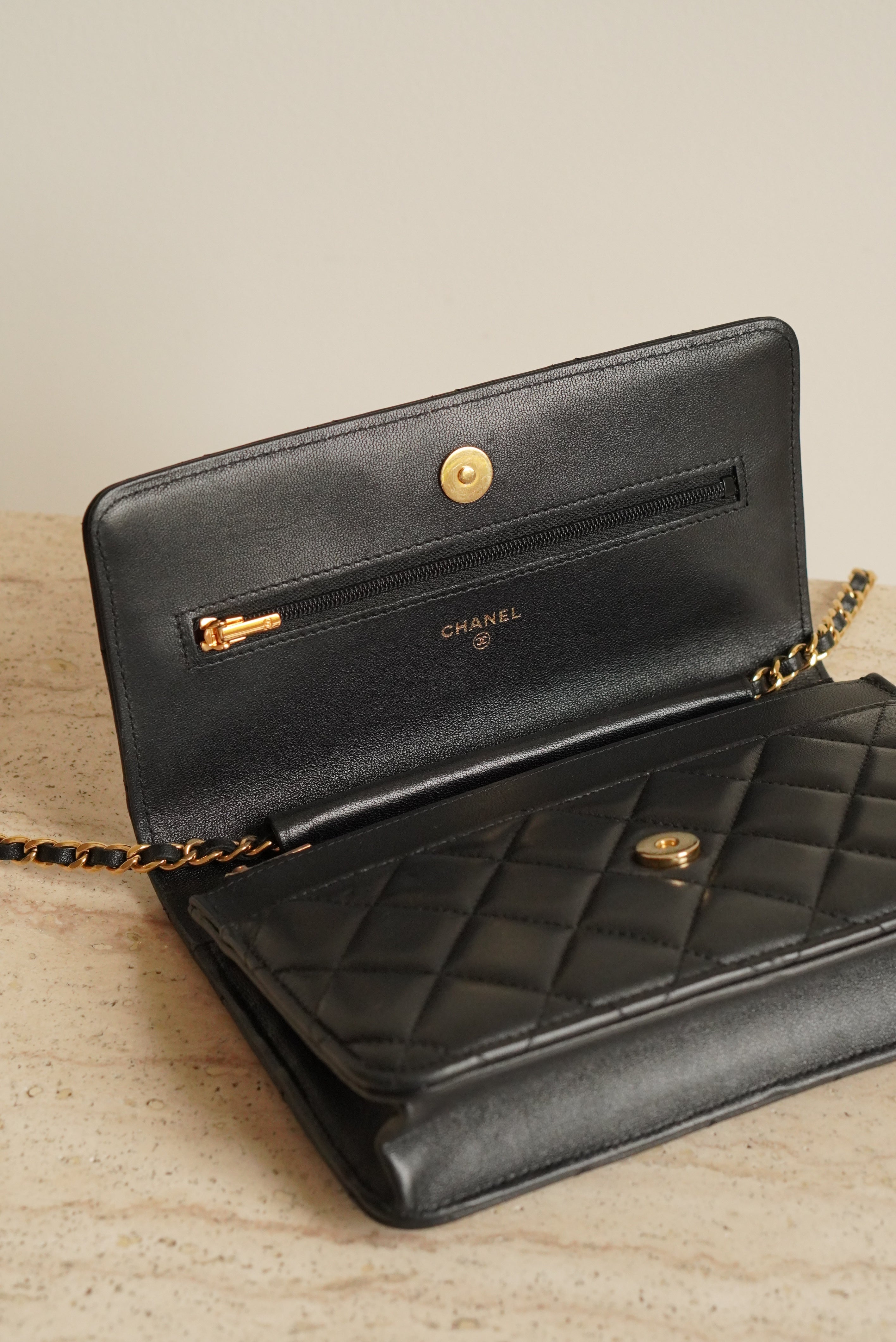 CHANEL WALLET ON CHAIN | BLACK