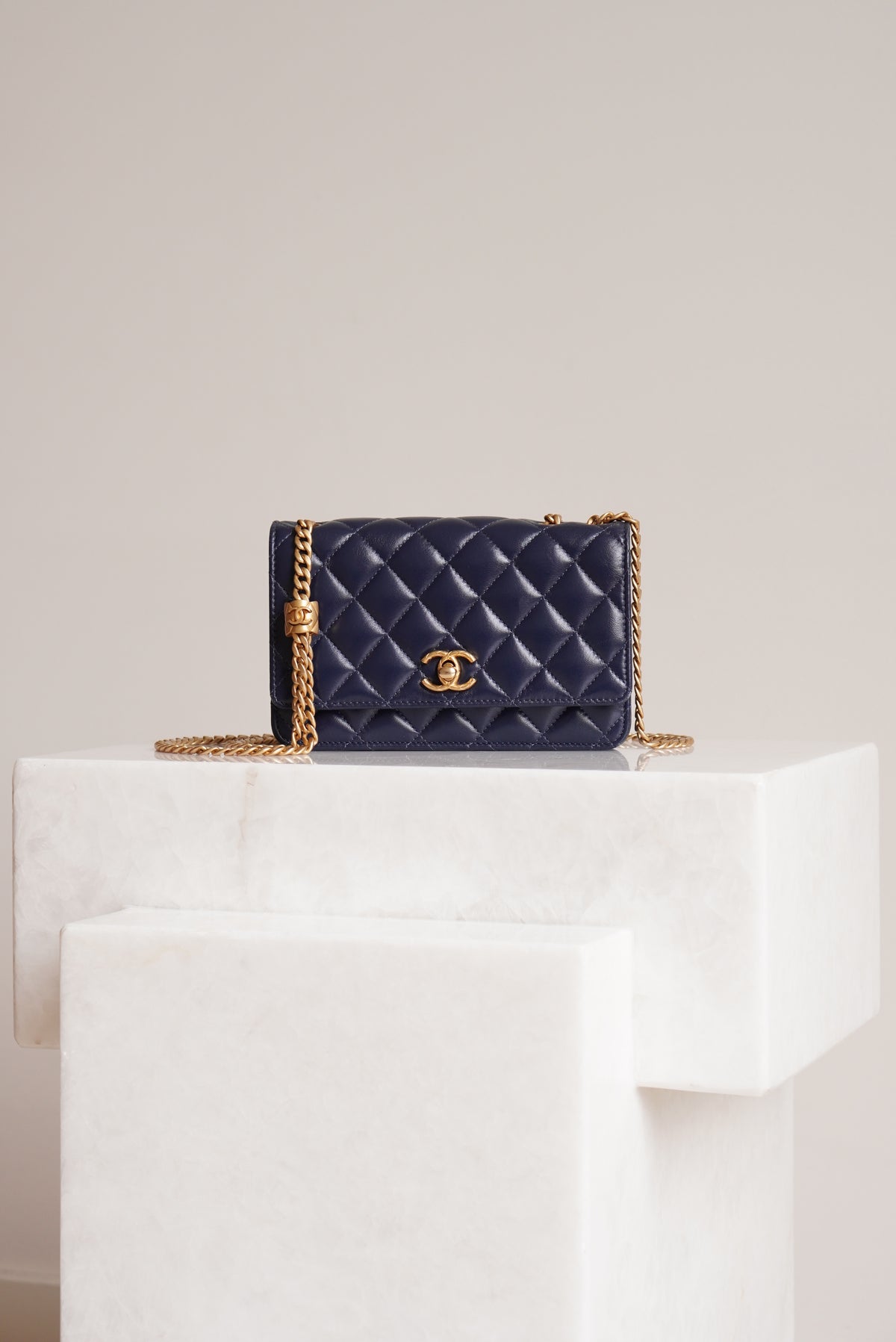 CHANEL PILLOW CRUSH WALLET ON CHAIN | DARK BLUE