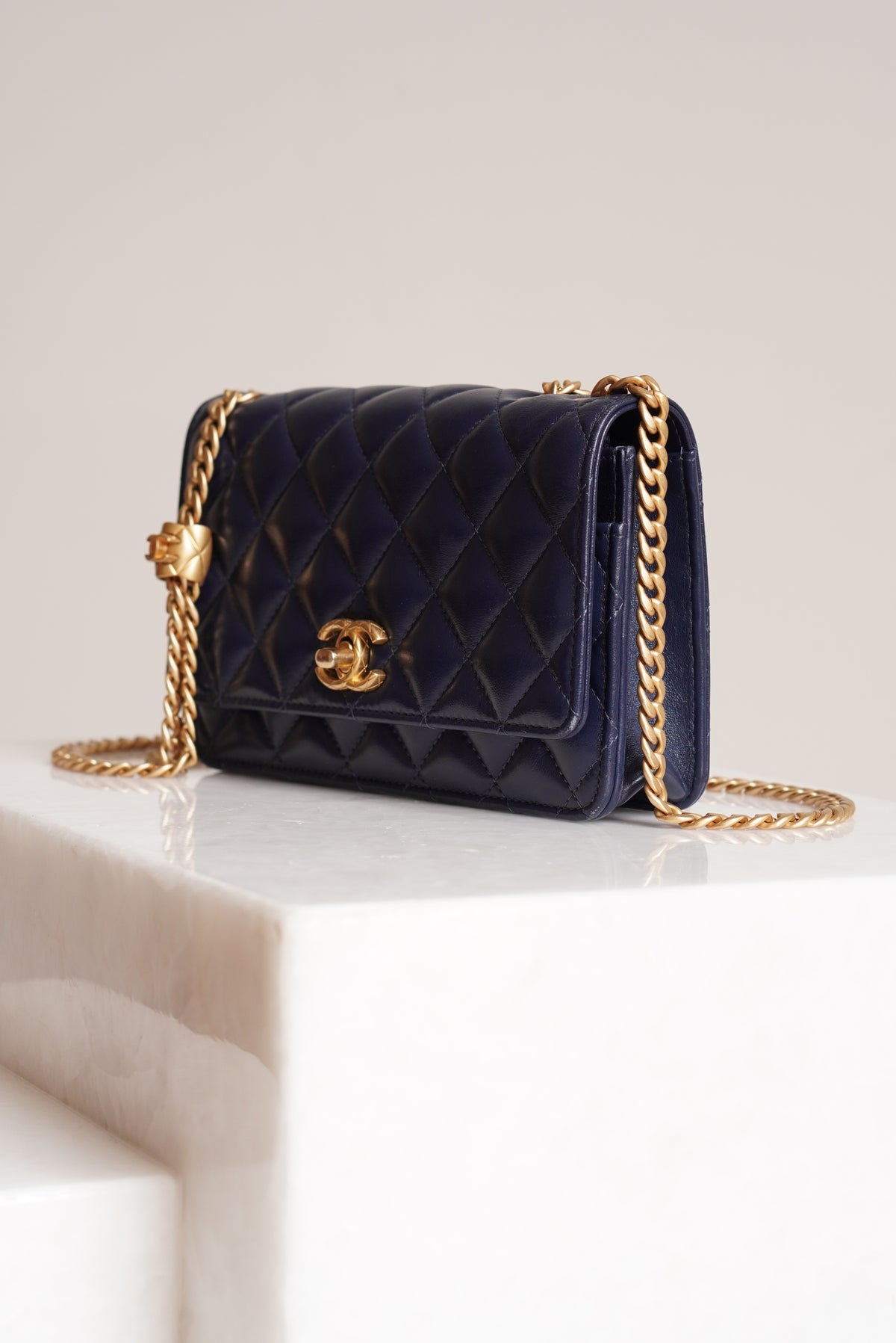 CHANEL PILLOW CRUSH WALLET ON CHAIN | DARK BLUE