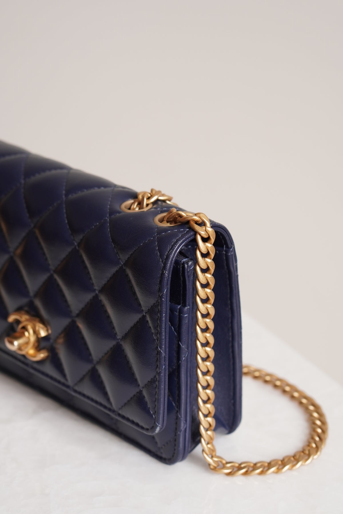 CHANEL PILLOW CRUSH WALLET ON CHAIN | DARK BLUE