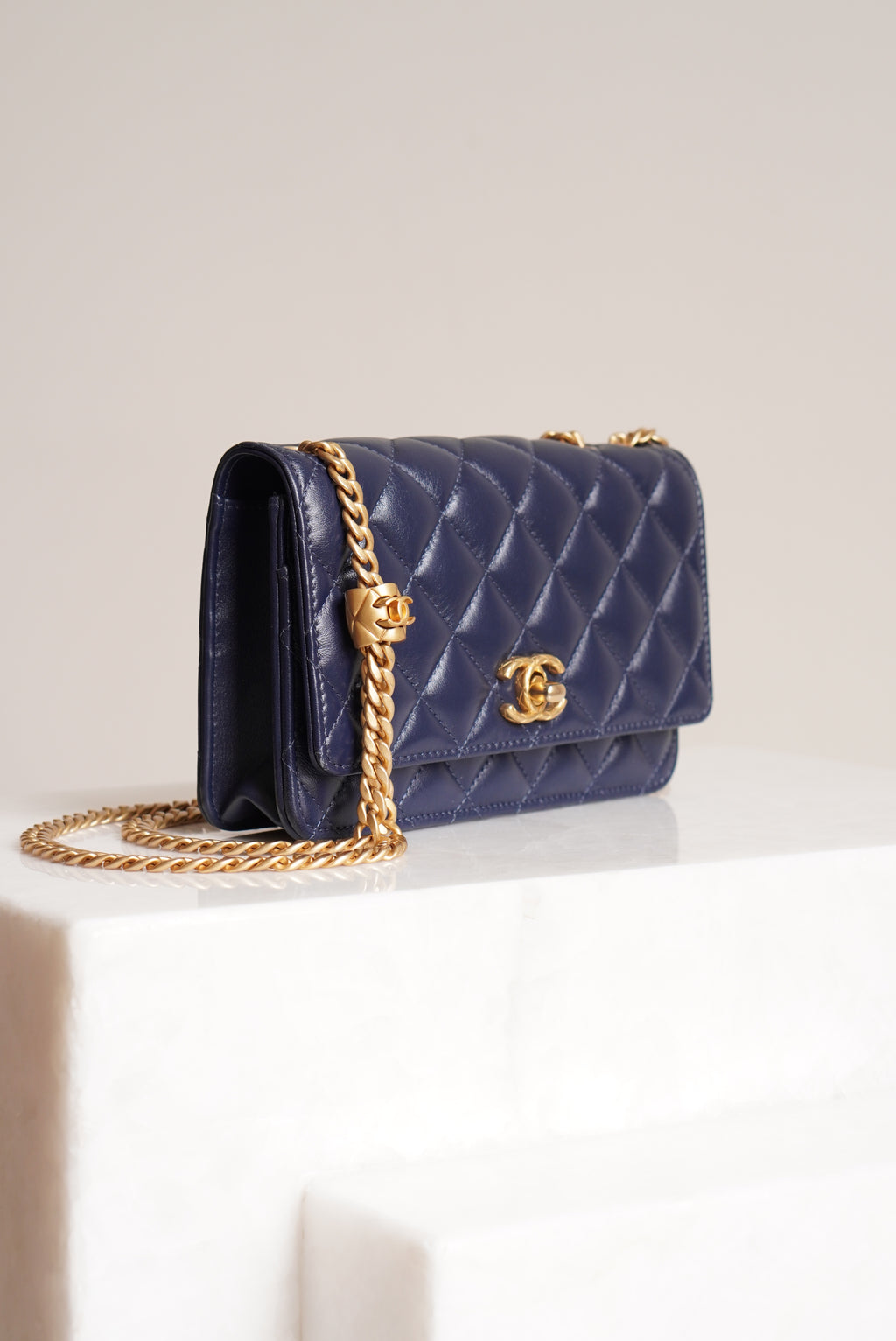 CHANEL PILLOW CRUSH WALLET ON CHAIN | DARK BLUE