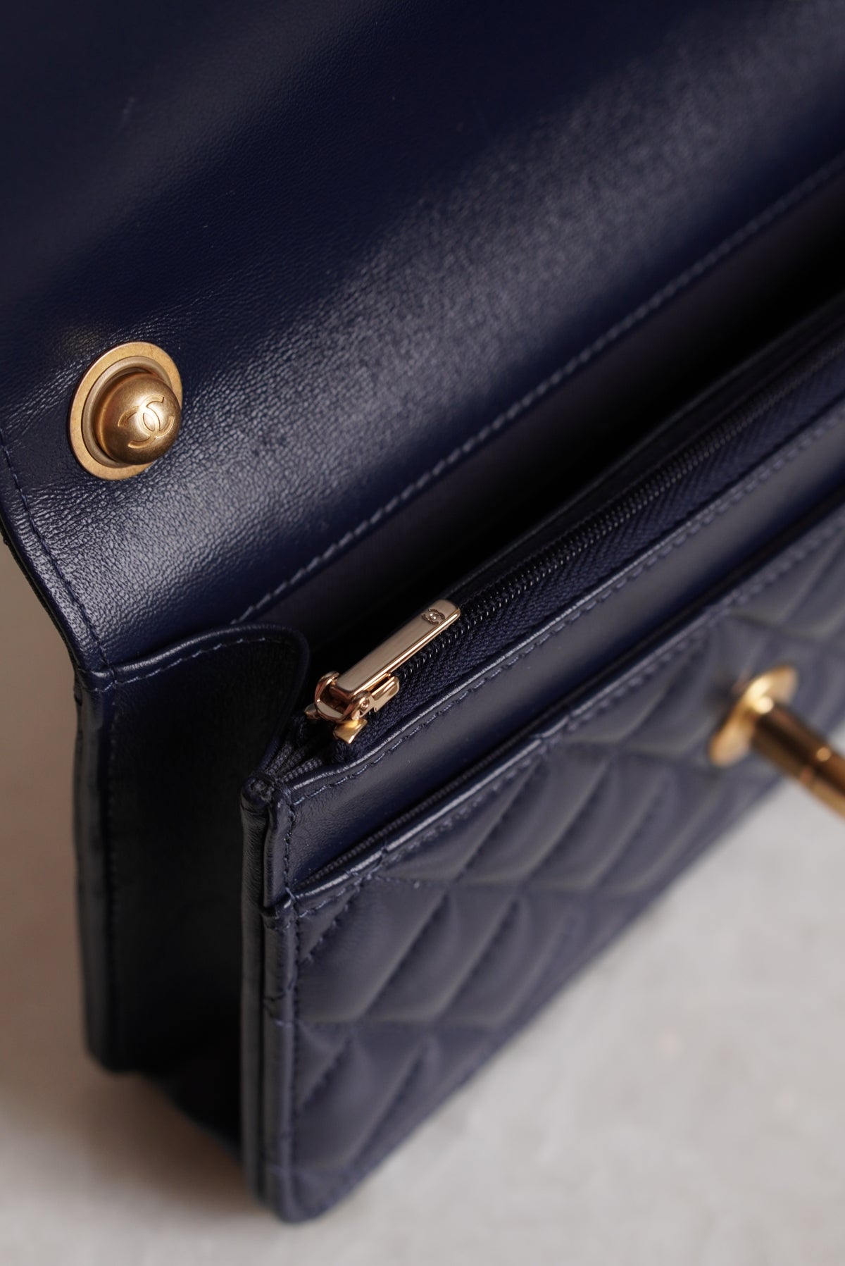 CHANEL PILLOW CRUSH WALLET ON CHAIN | DARK BLUE