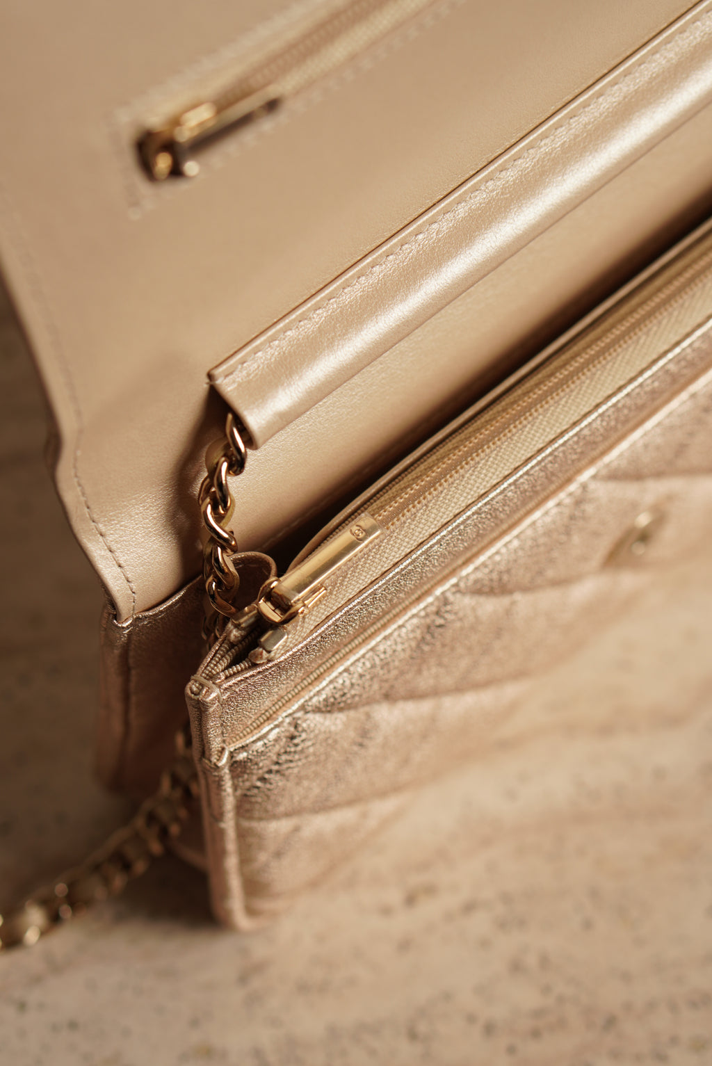 CHANEL WALLET ON CHAIN | METALLIC GOLD