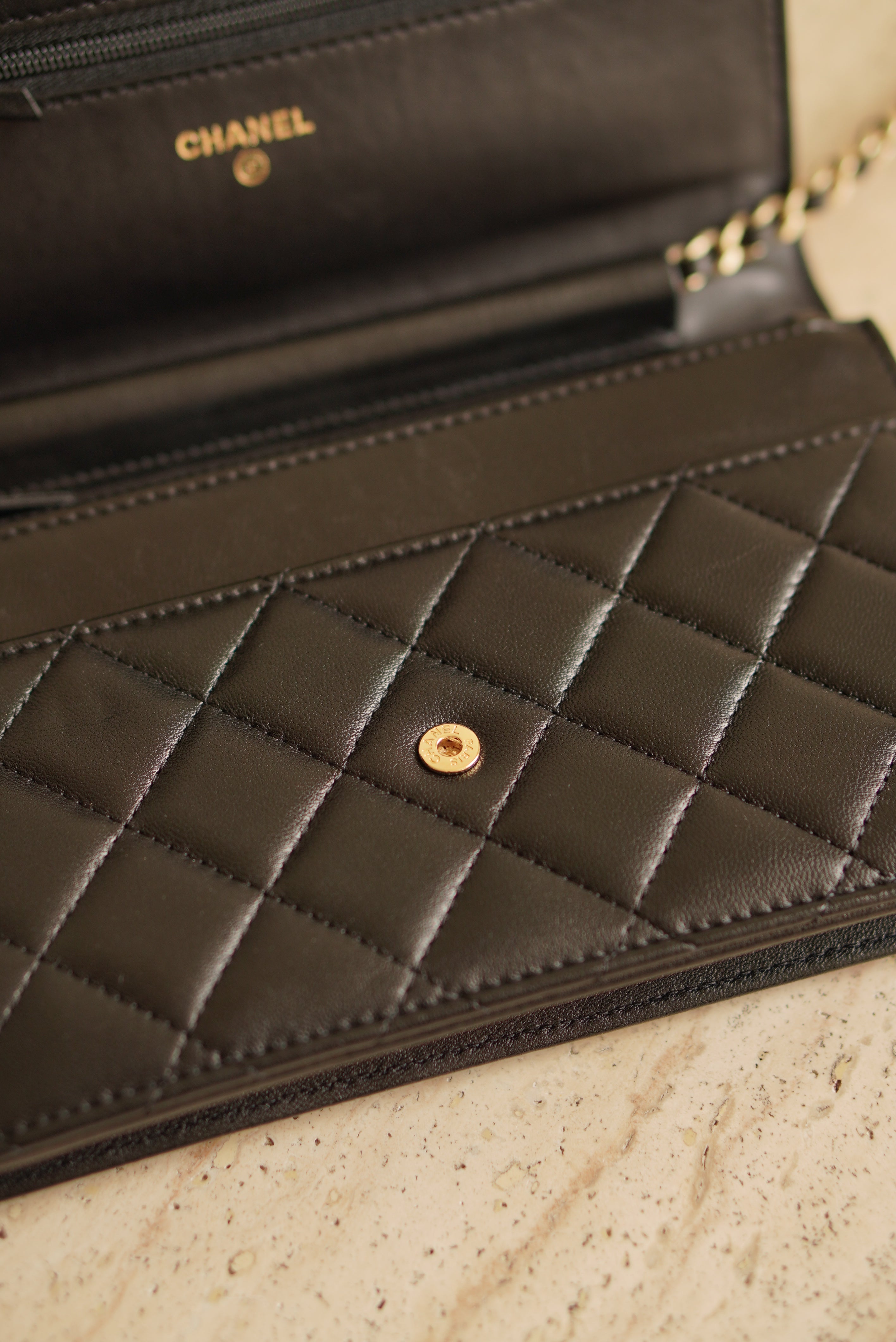 CHANEL WALLET ON CHAIN
