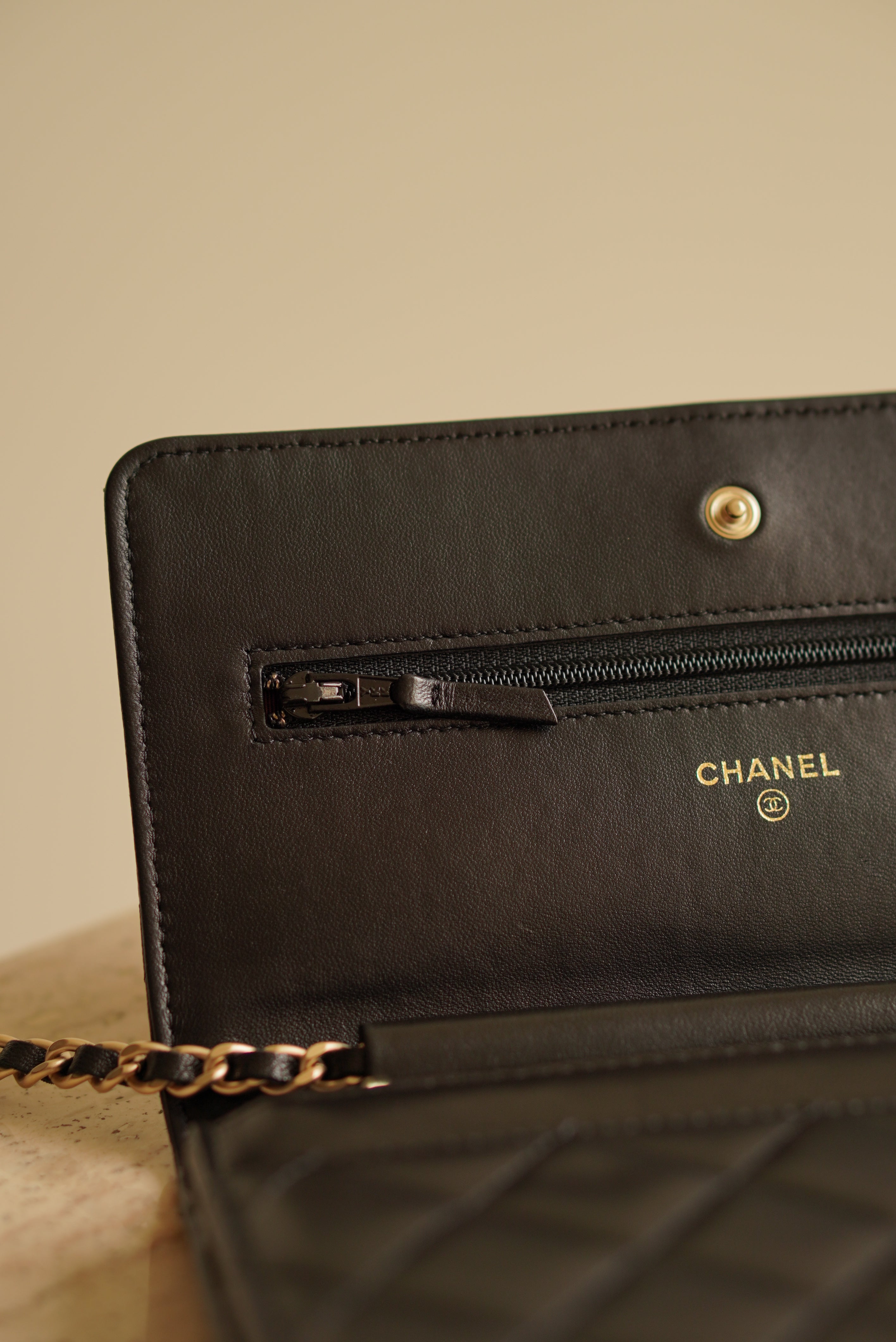 CHANEL WALLET ON CHAIN