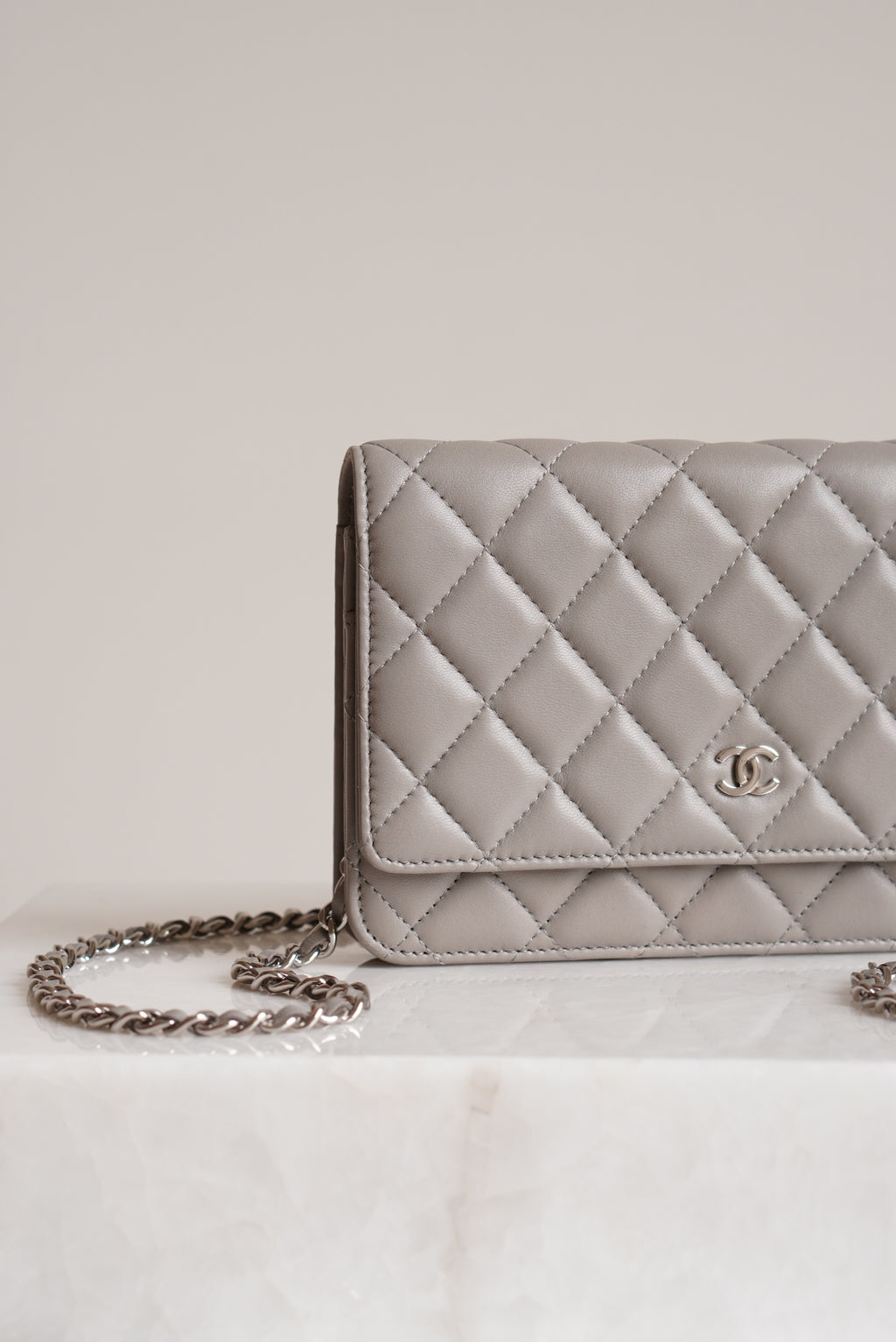 CHANEL WALLET ON CHAIN | GREY