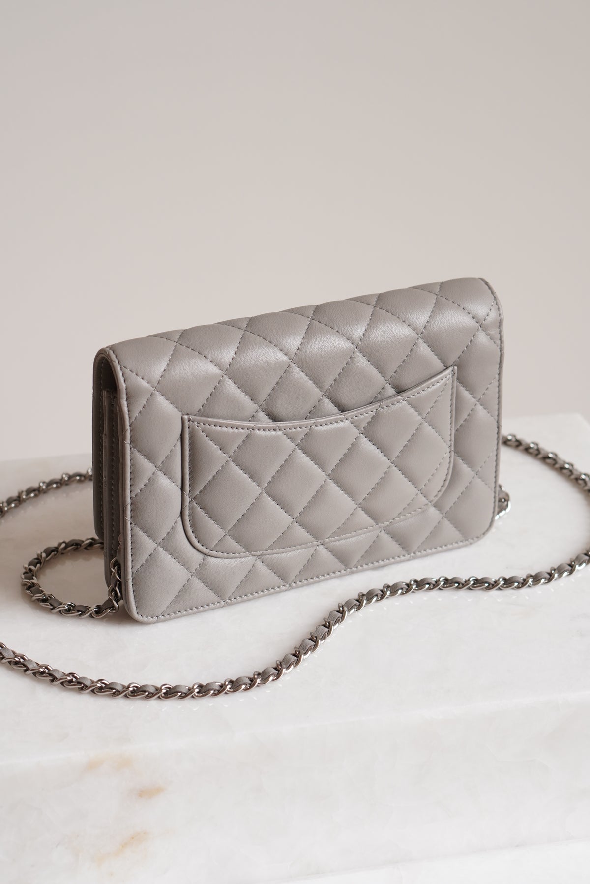 CHANEL WALLET ON CHAIN | GREY
