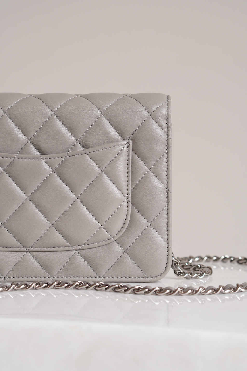CHANEL WALLET ON CHAIN | GREY