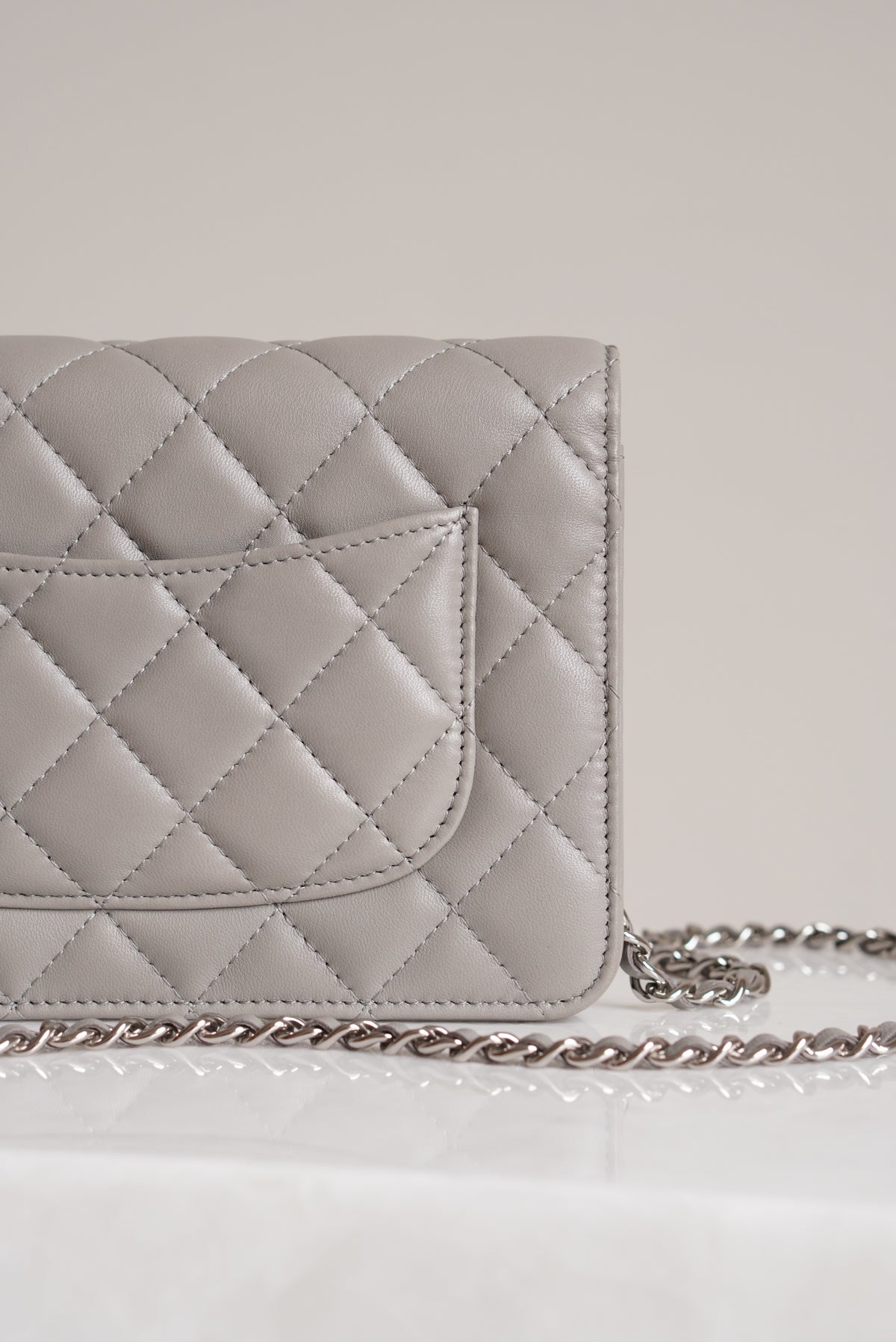 CHANEL WALLET ON CHAIN | GREY