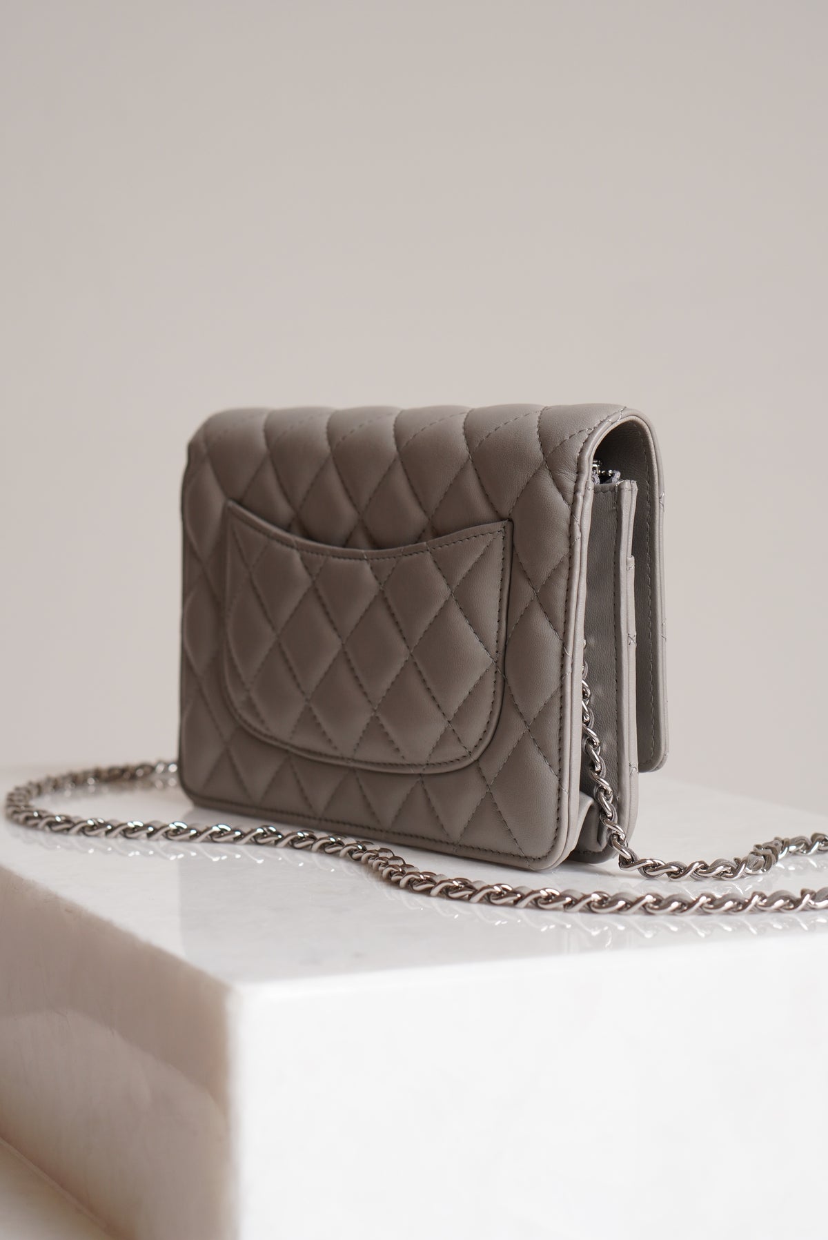 CHANEL WALLET ON CHAIN | GREY