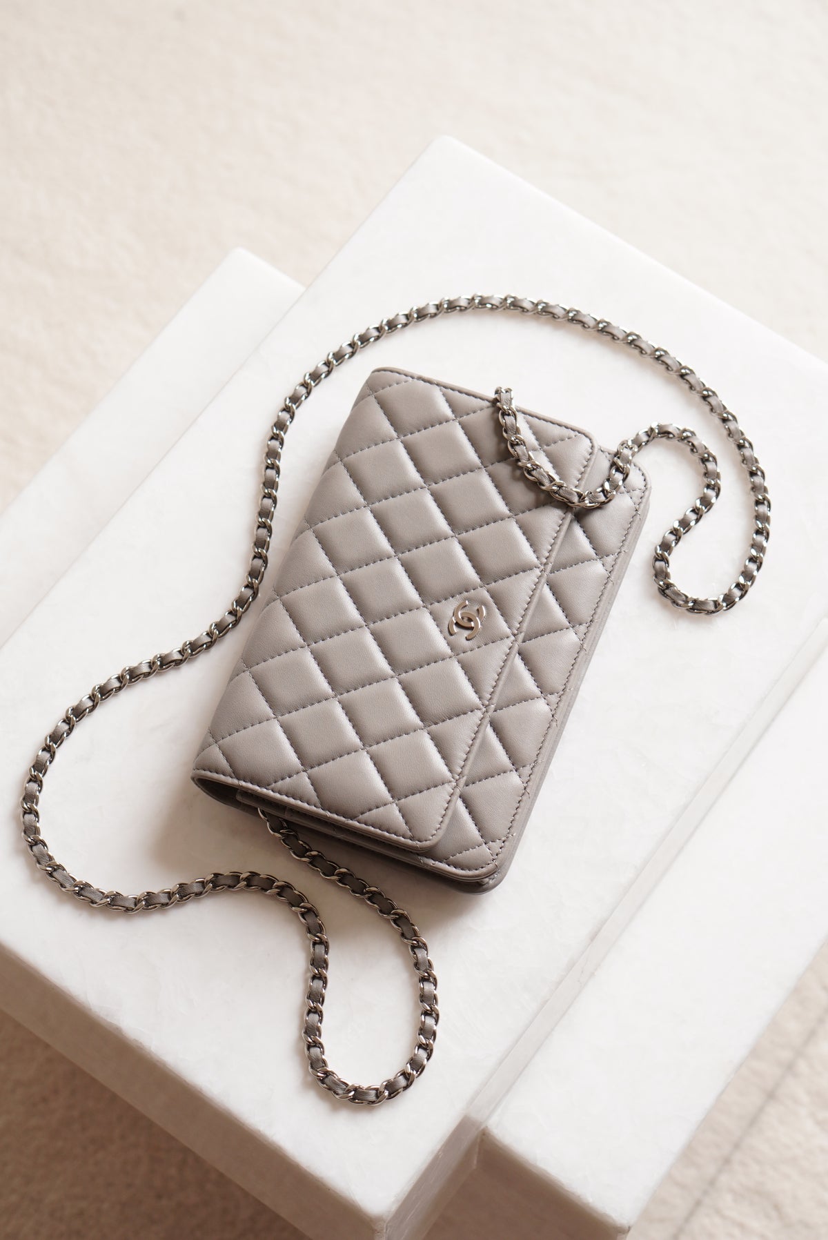 CHANEL WALLET ON CHAIN | GREY