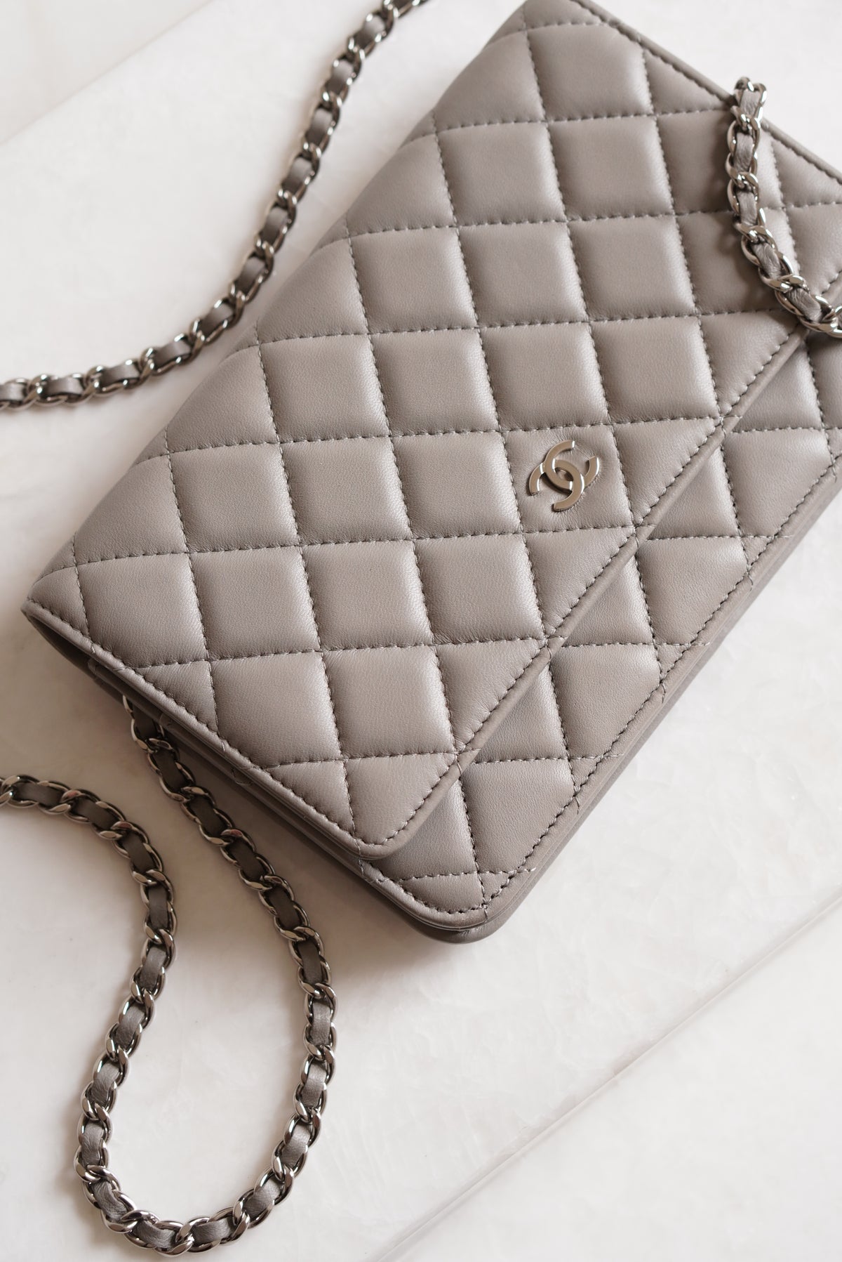 CHANEL WALLET ON CHAIN | GREY