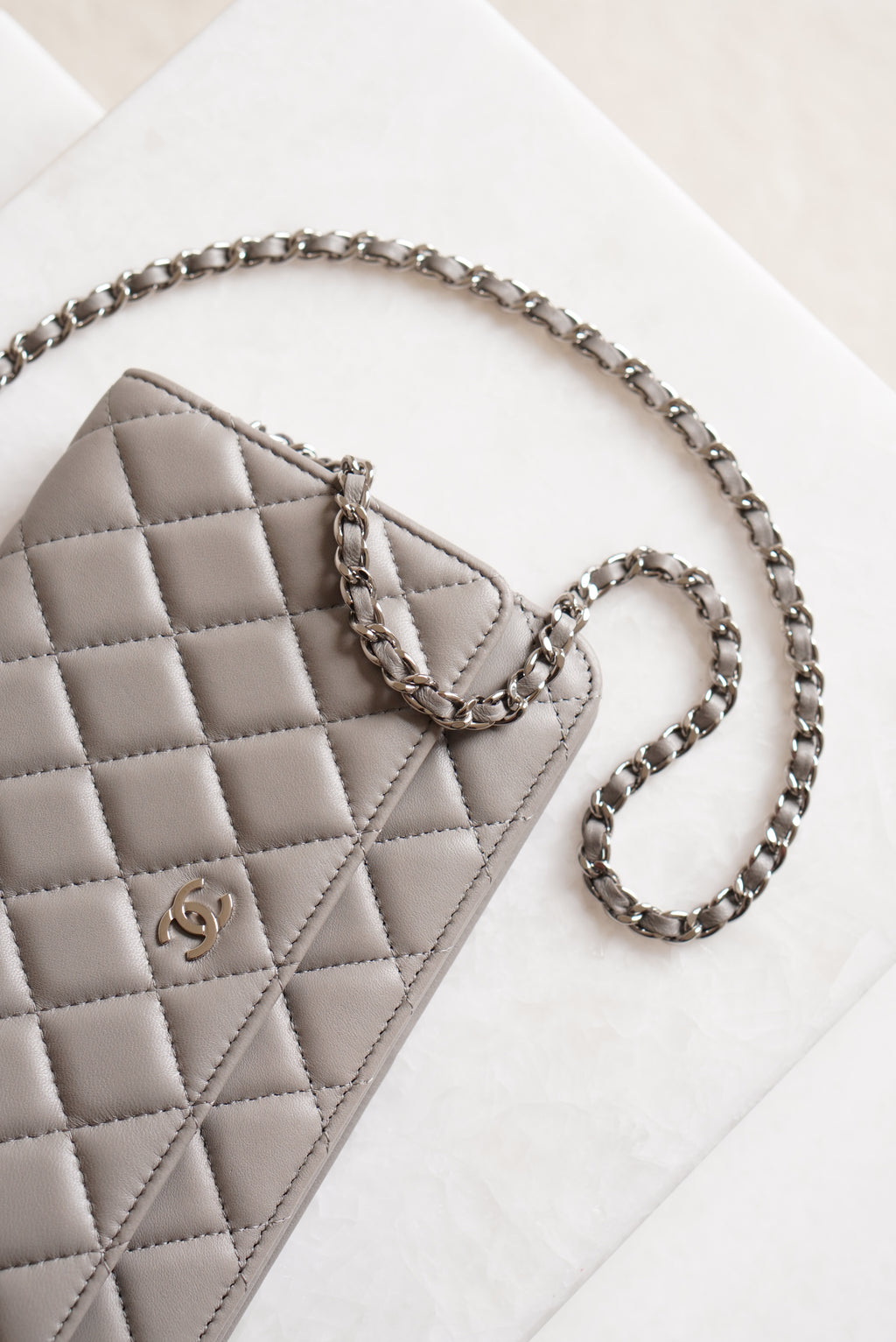CHANEL WALLET ON CHAIN | GREY