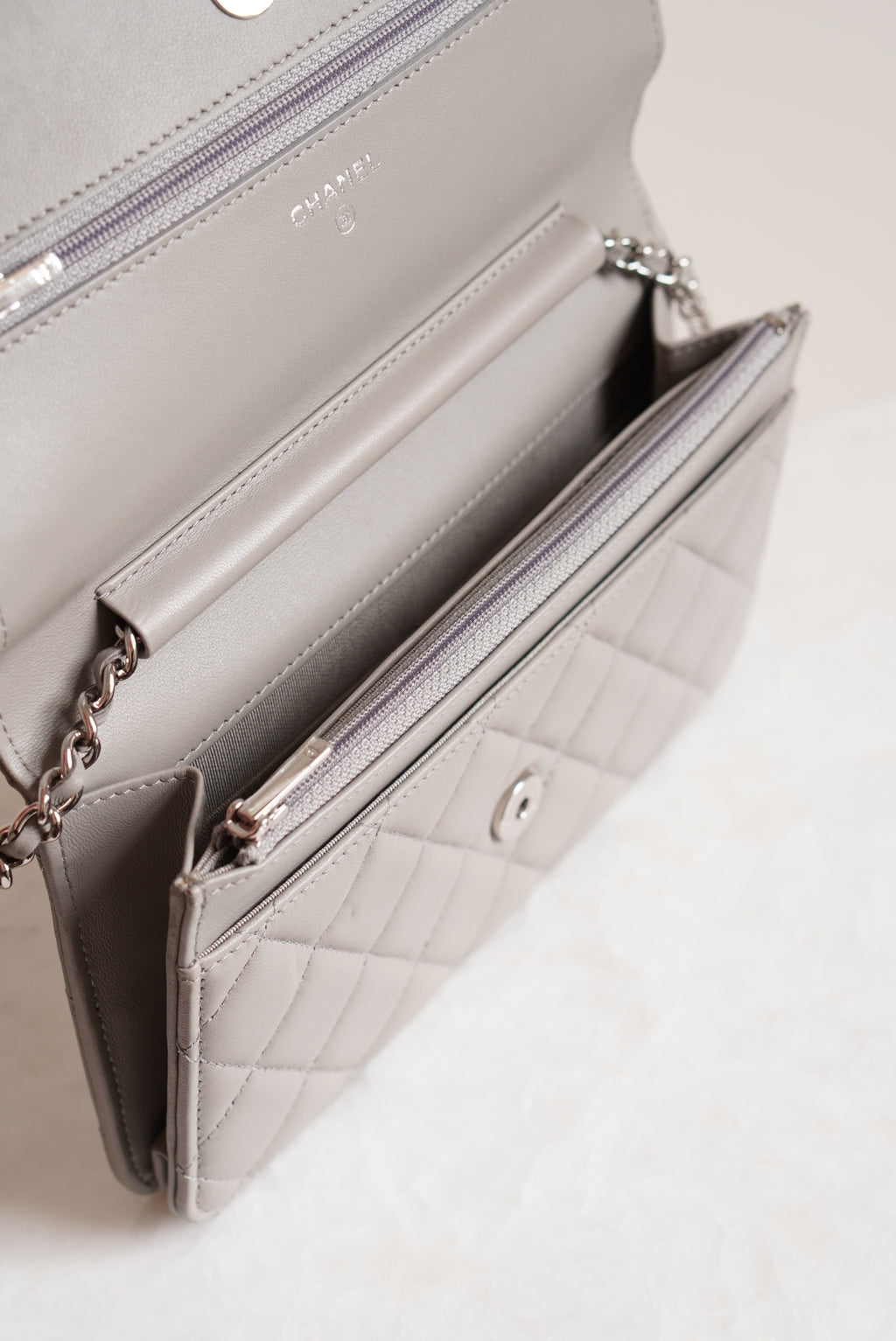 CHANEL WALLET ON CHAIN | GREY