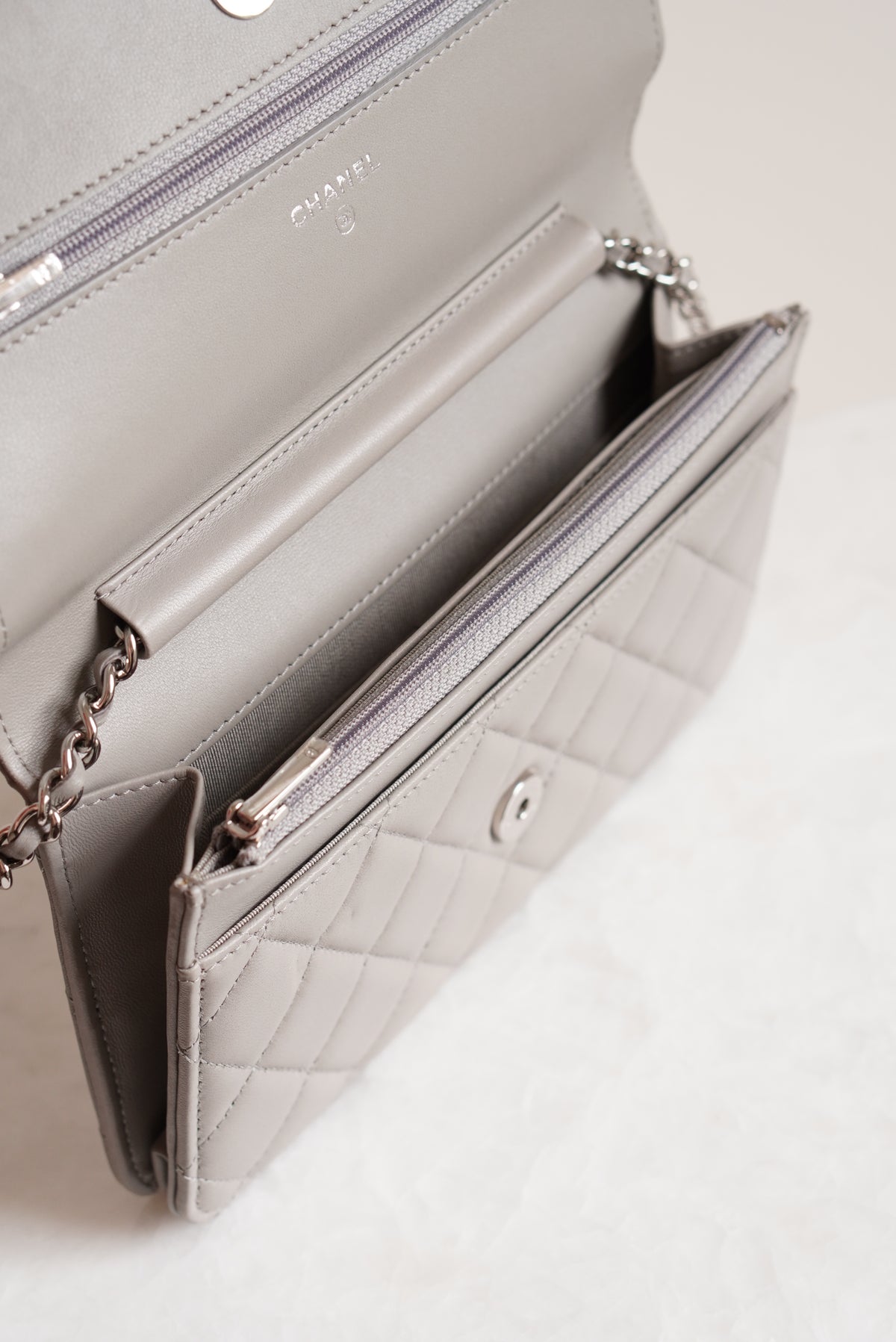 CHANEL WALLET ON CHAIN | GREY