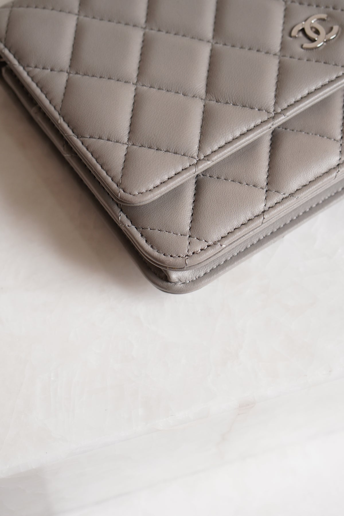 CHANEL WALLET ON CHAIN | GREY