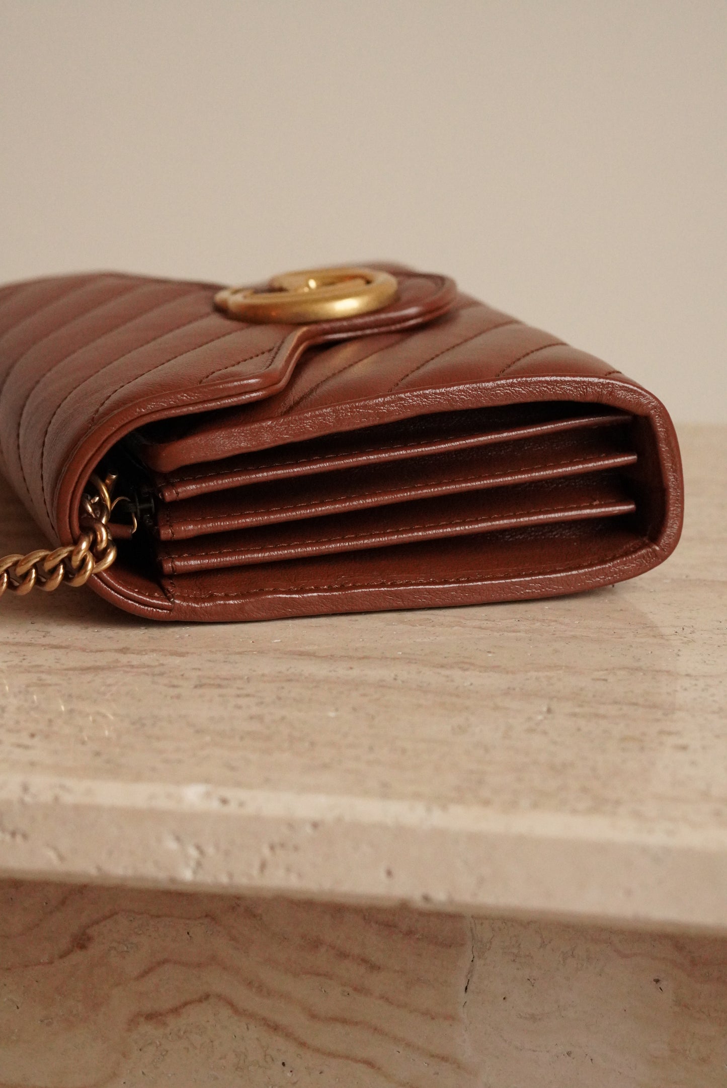 GUCCI GG MARMONT WALLET ON CHAIN | BROWN