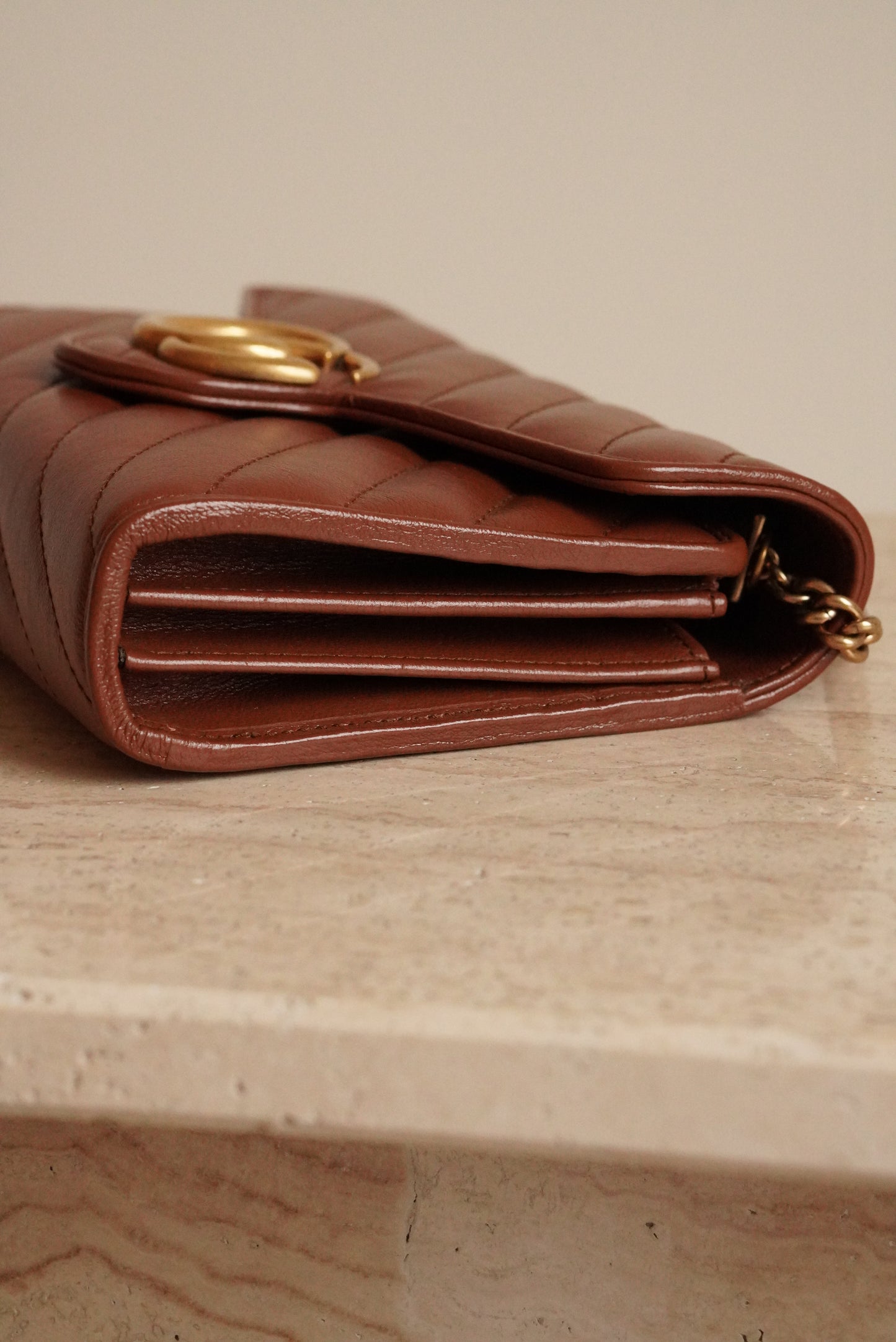 GUCCI GG MARMONT WALLET ON CHAIN | BROWN
