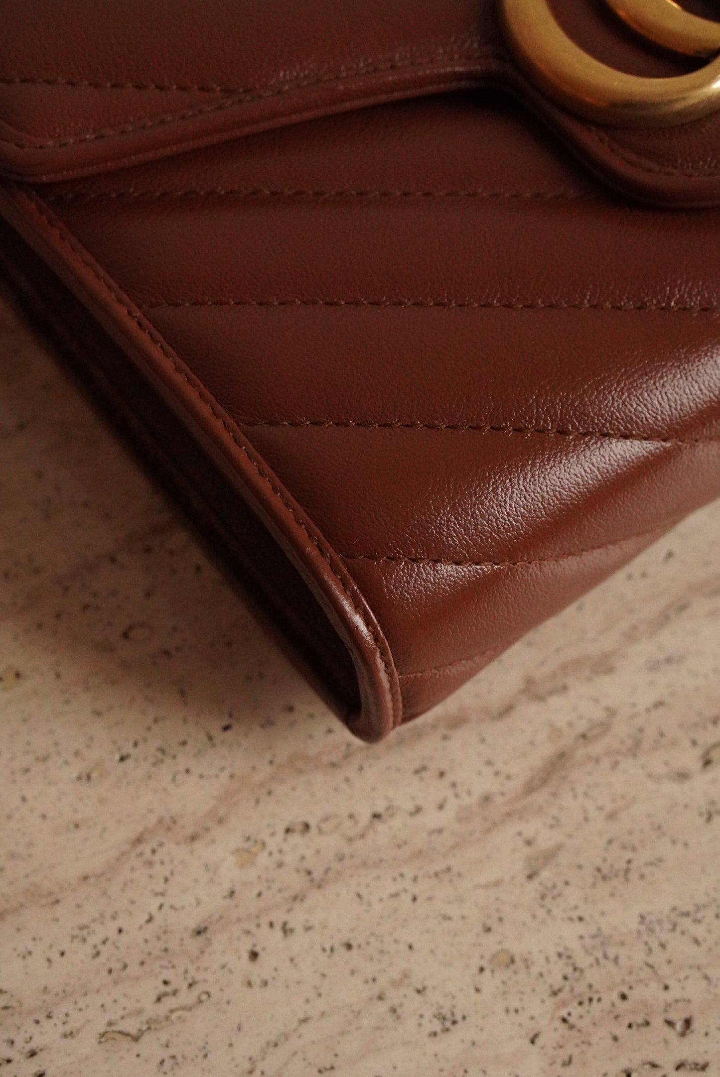 GUCCI GG MARMONT WALLET ON CHAIN | BROWN