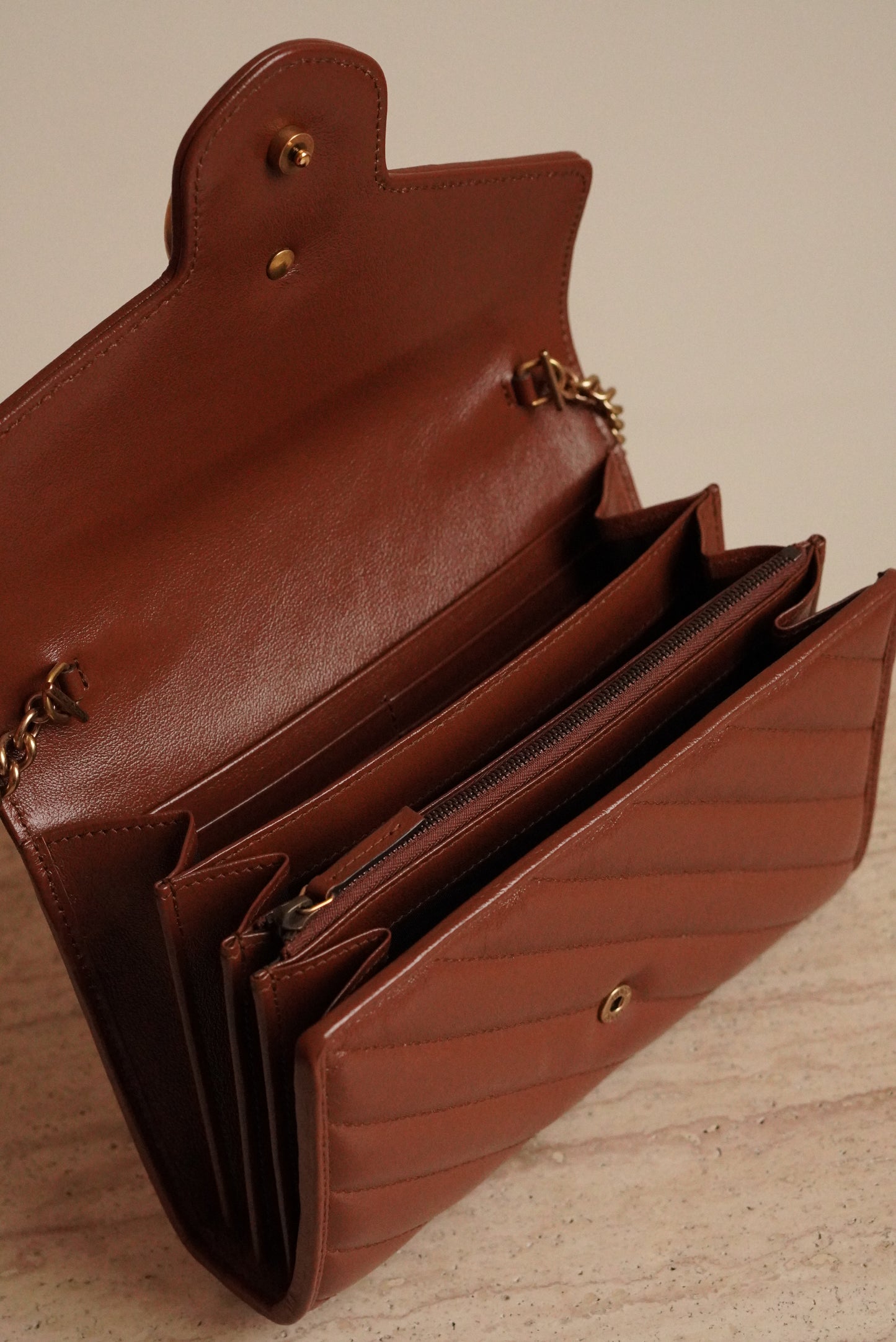 GUCCI GG MARMONT WALLET ON CHAIN | BROWN