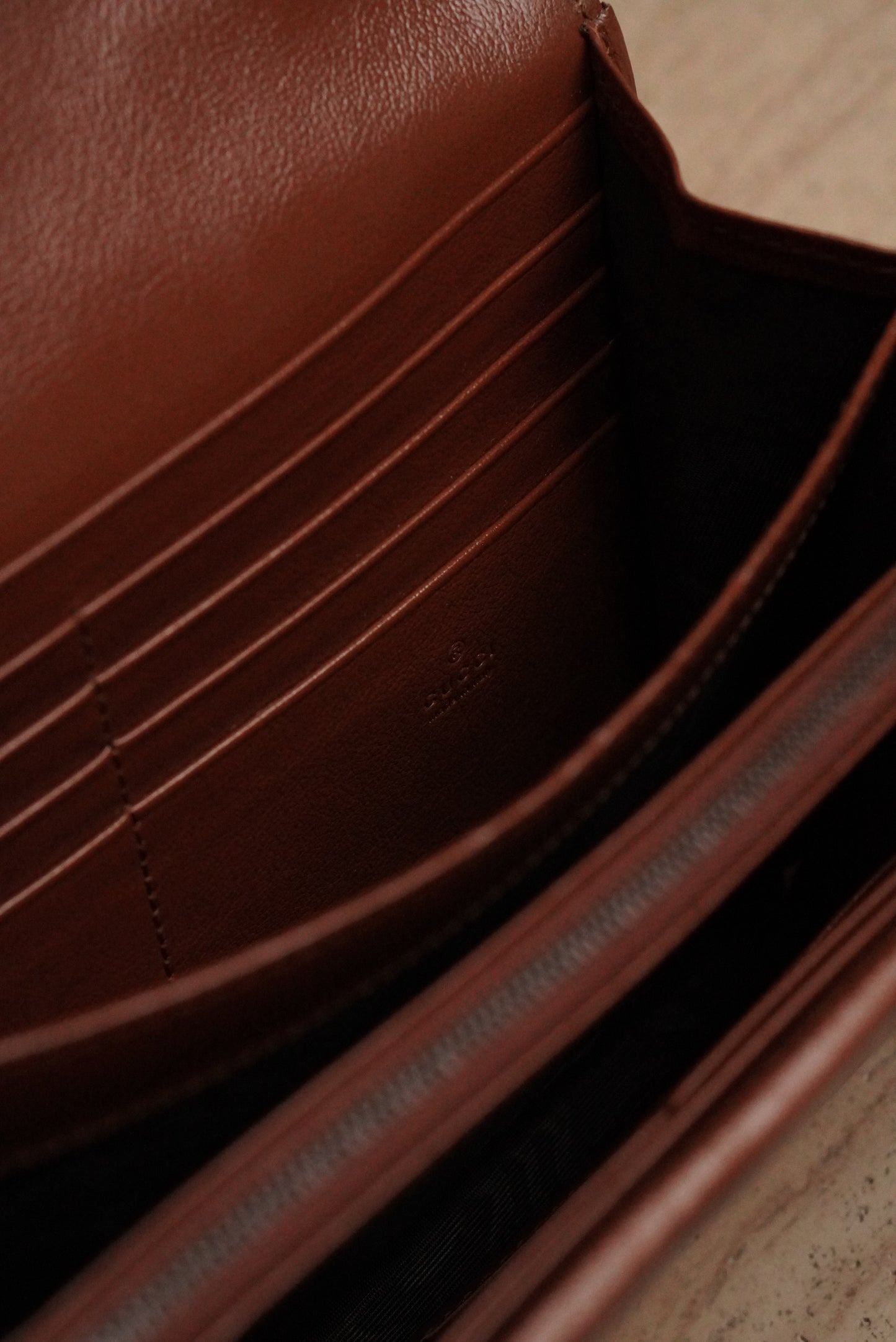 GUCCI GG MARMONT WALLET ON CHAIN | BROWN