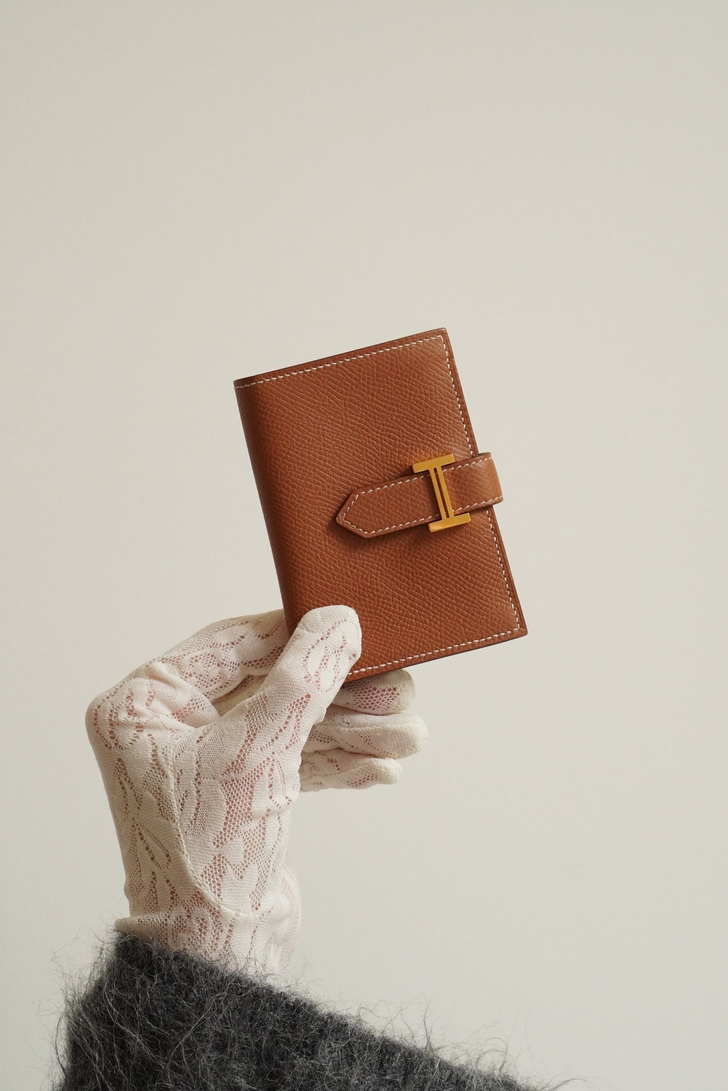 HERMÈS BEARN CARD HOLDER | GOLD