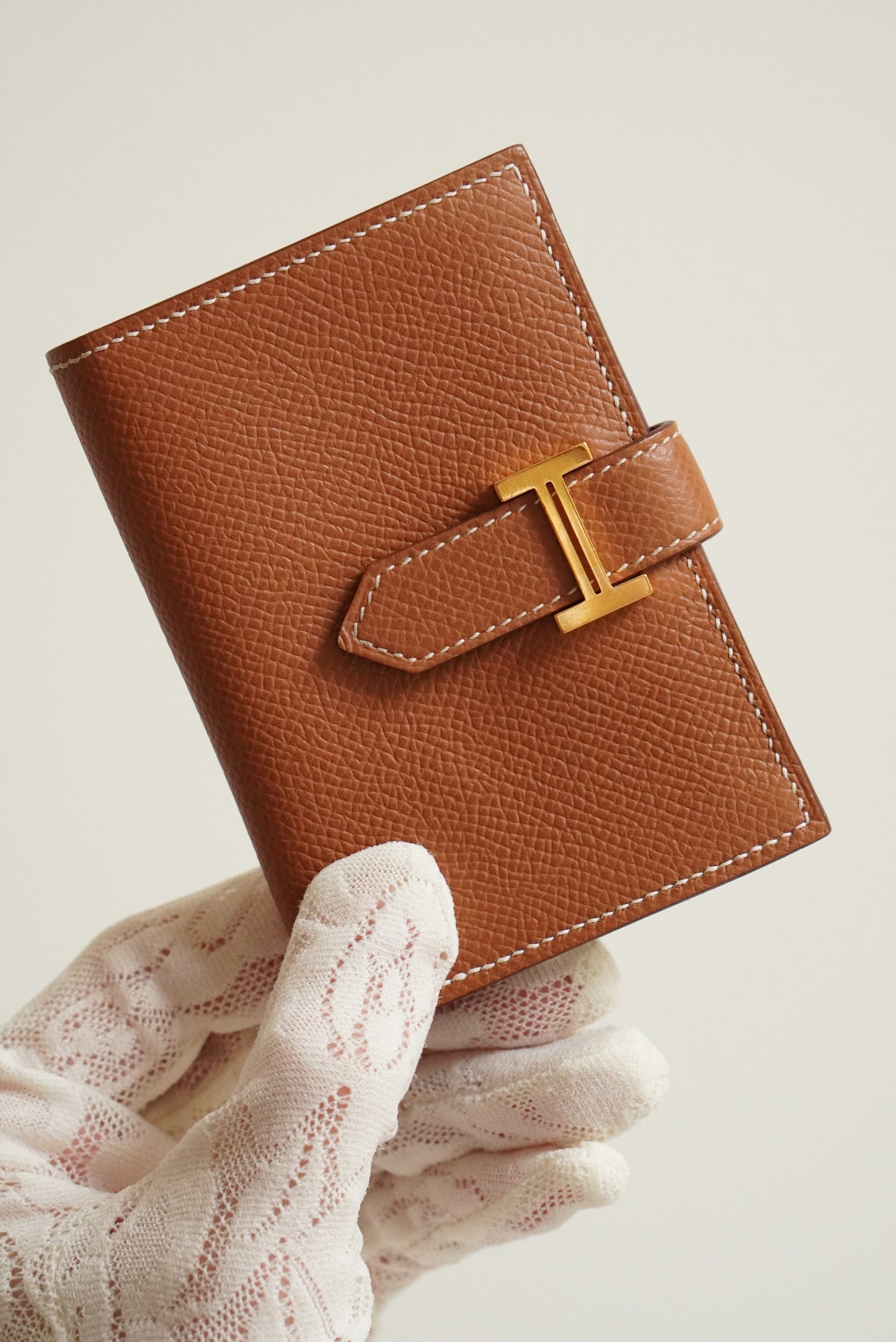 HERMÈS BEARN CARD HOLDER | GOLD