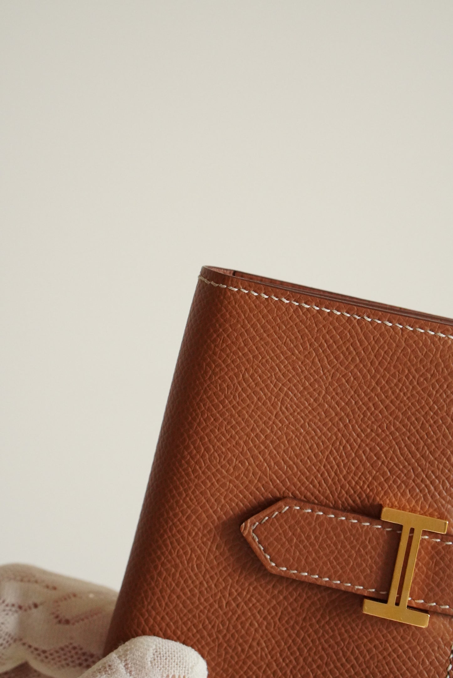 HERMÈS BEARN CARD HOLDER | GOLD